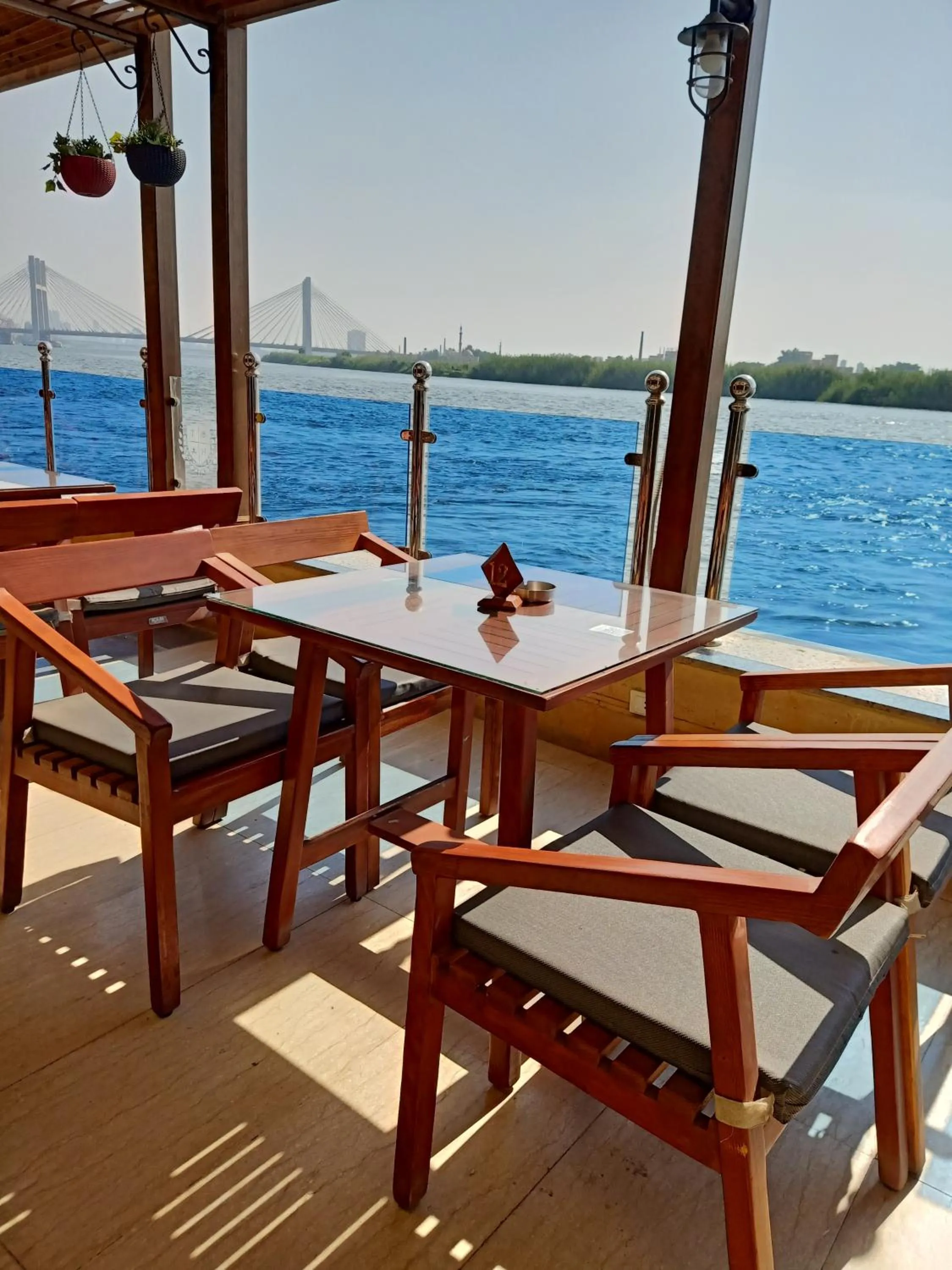 Restaurant/places to eat in Nile Transport Hotel