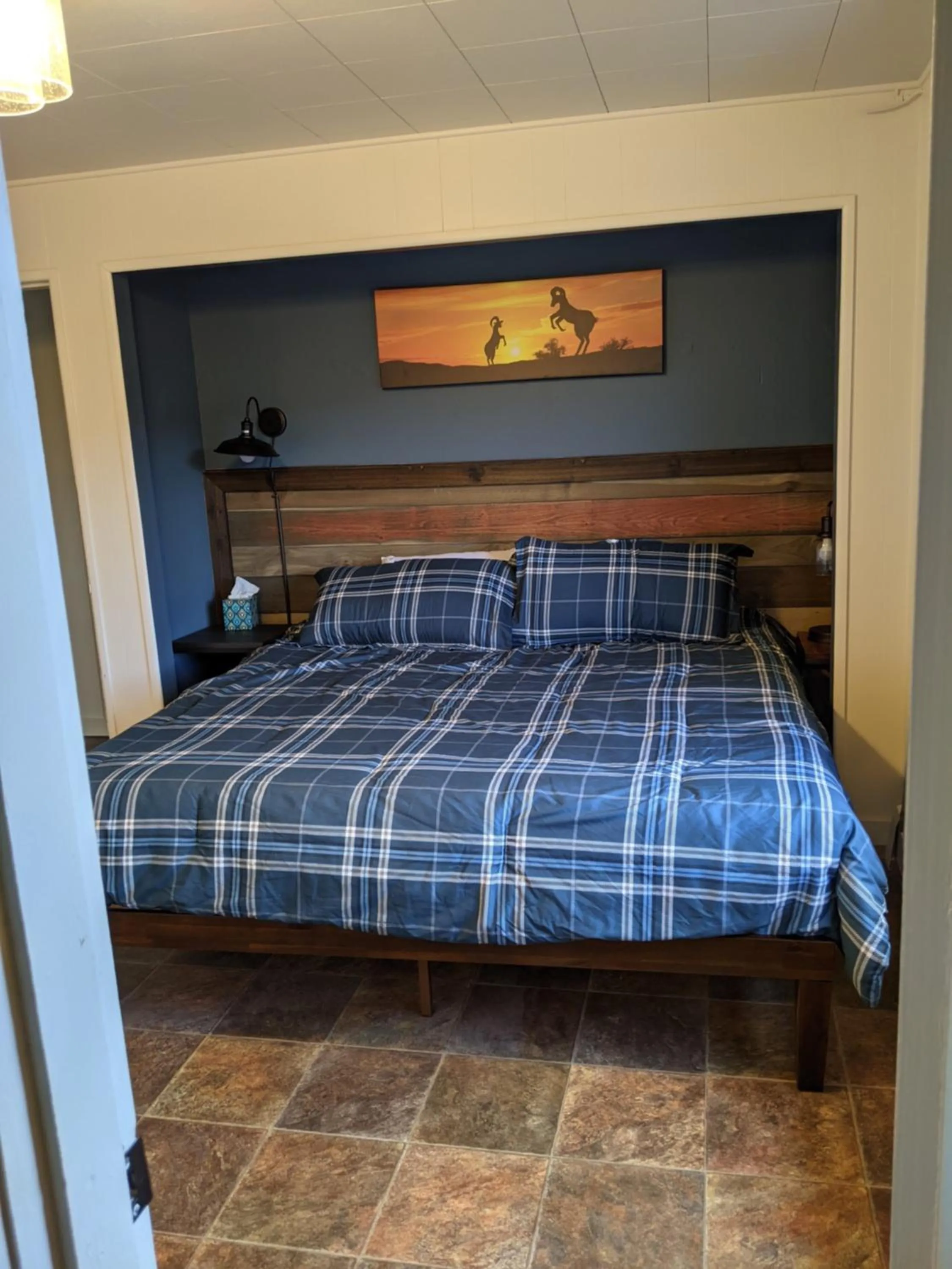 Bed in Slackwater Inn