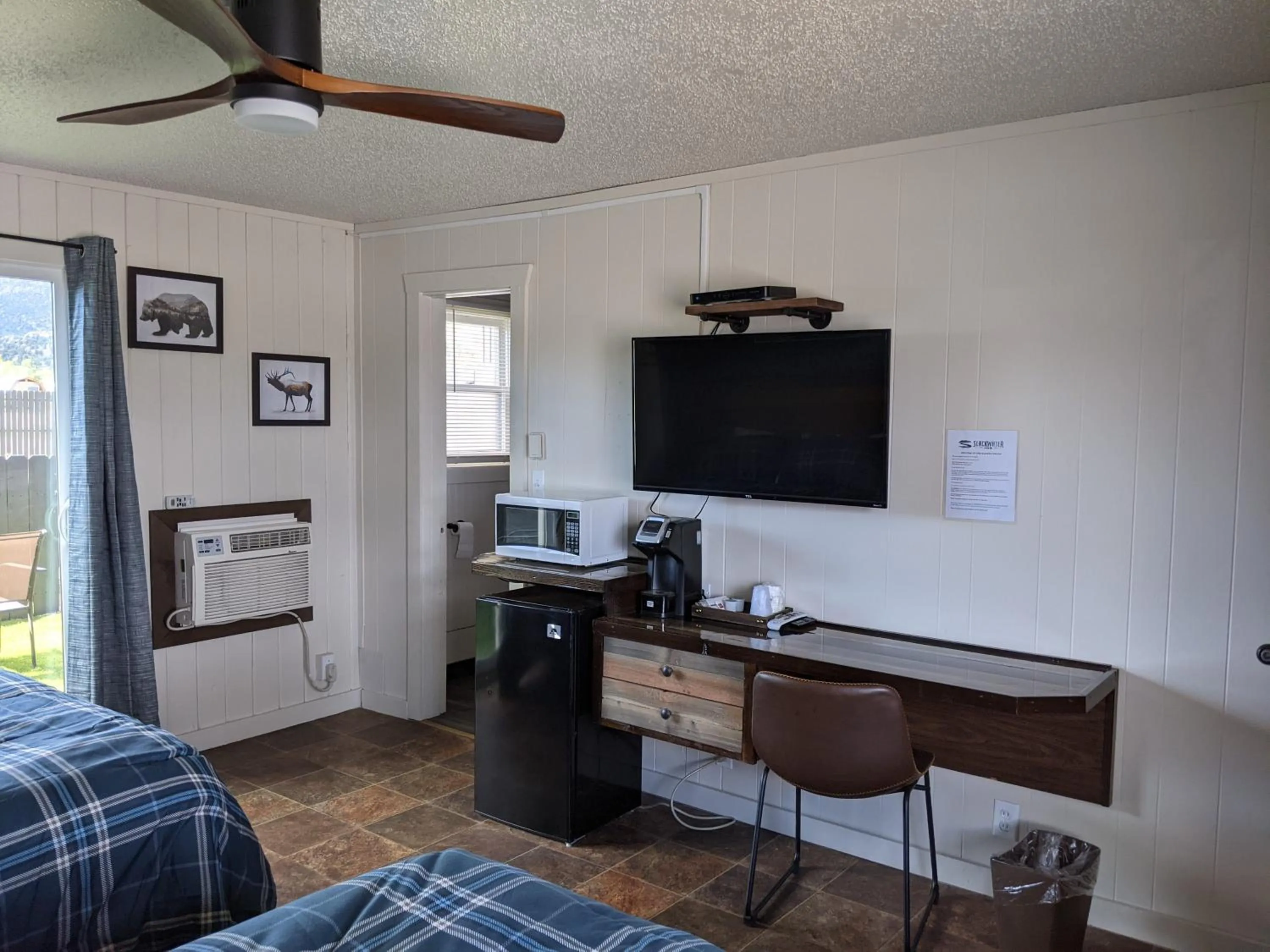 Bed in Slackwater Inn