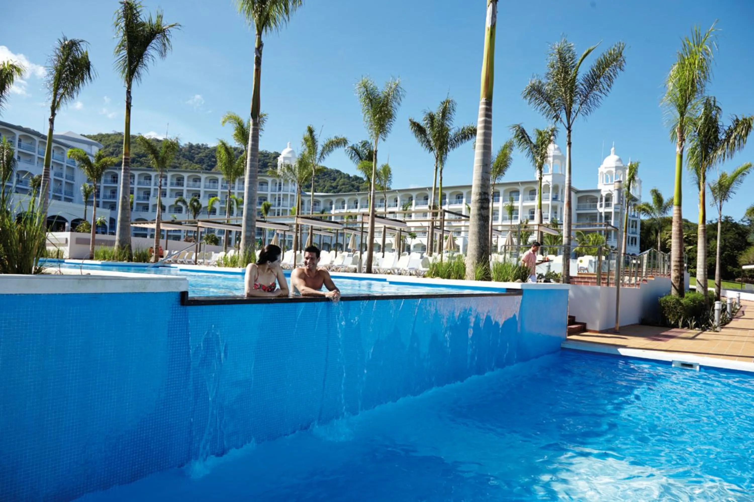 Swimming pool in Riu Palace Costa Rica - All Inclusive