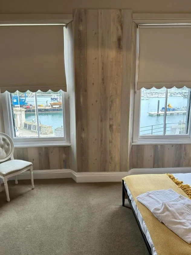 Sea view, Bed in Admiral MacBride