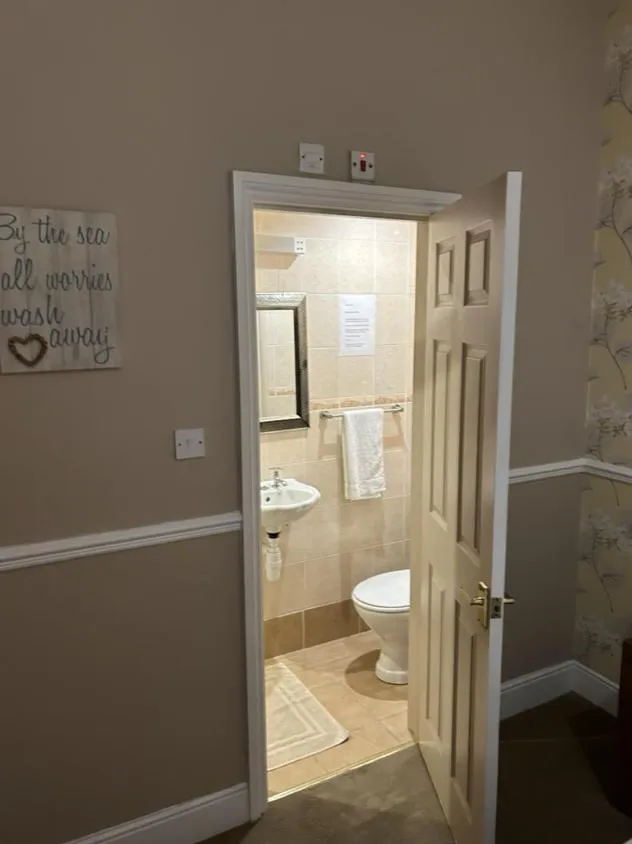 Bathroom in Admiral MacBride