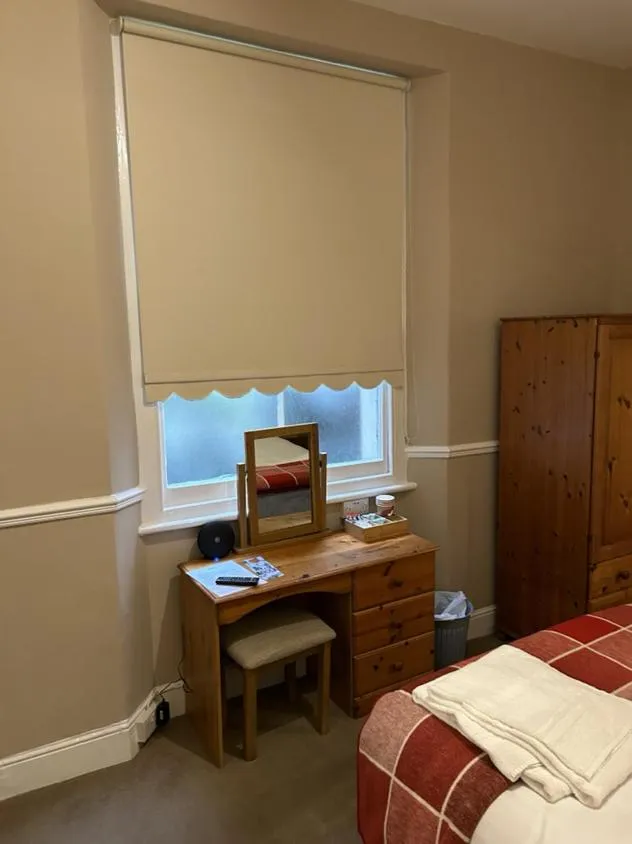 hair dresser, Bed in Admiral MacBride