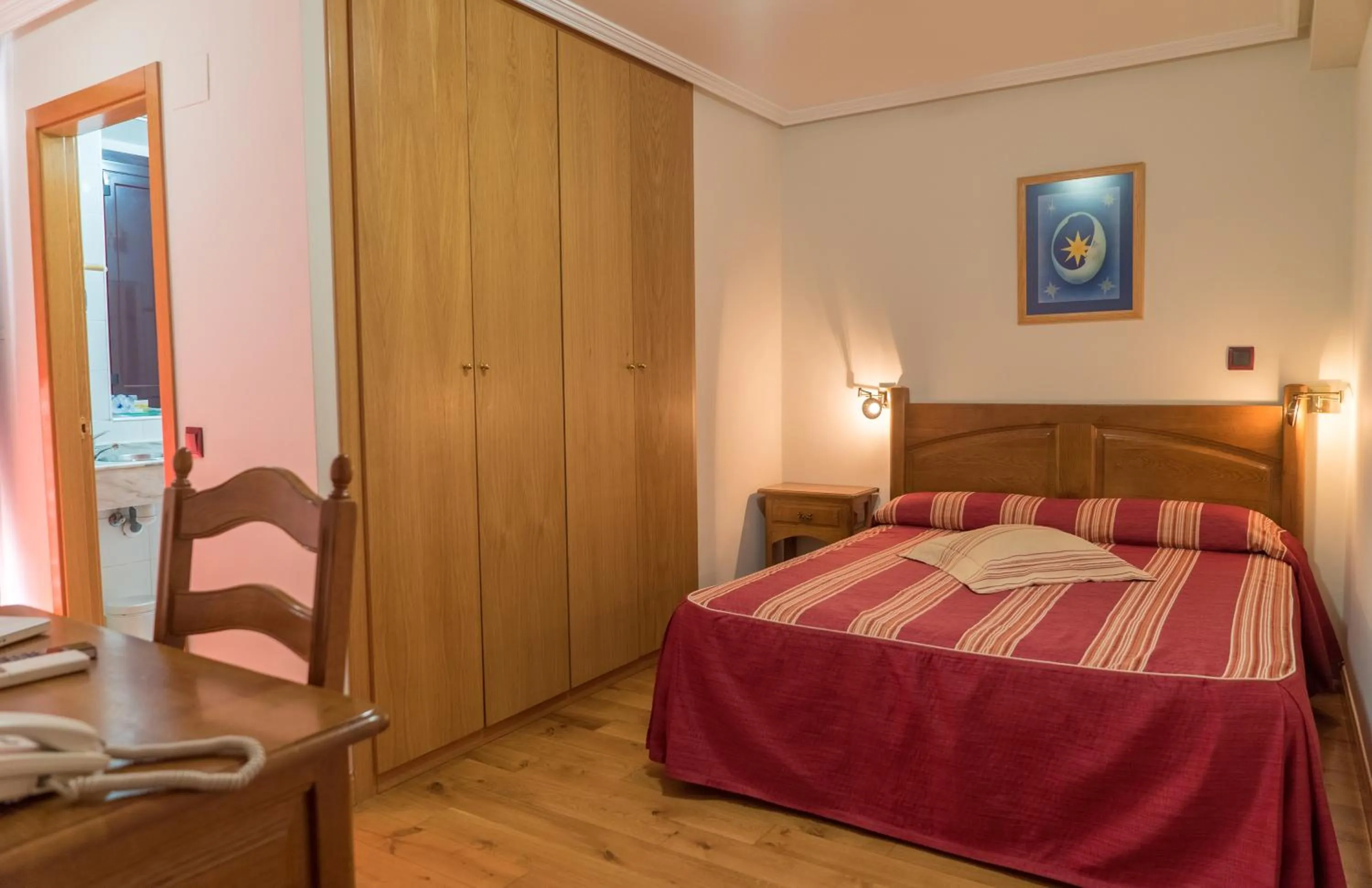 Bed in Hotel Jacobeo