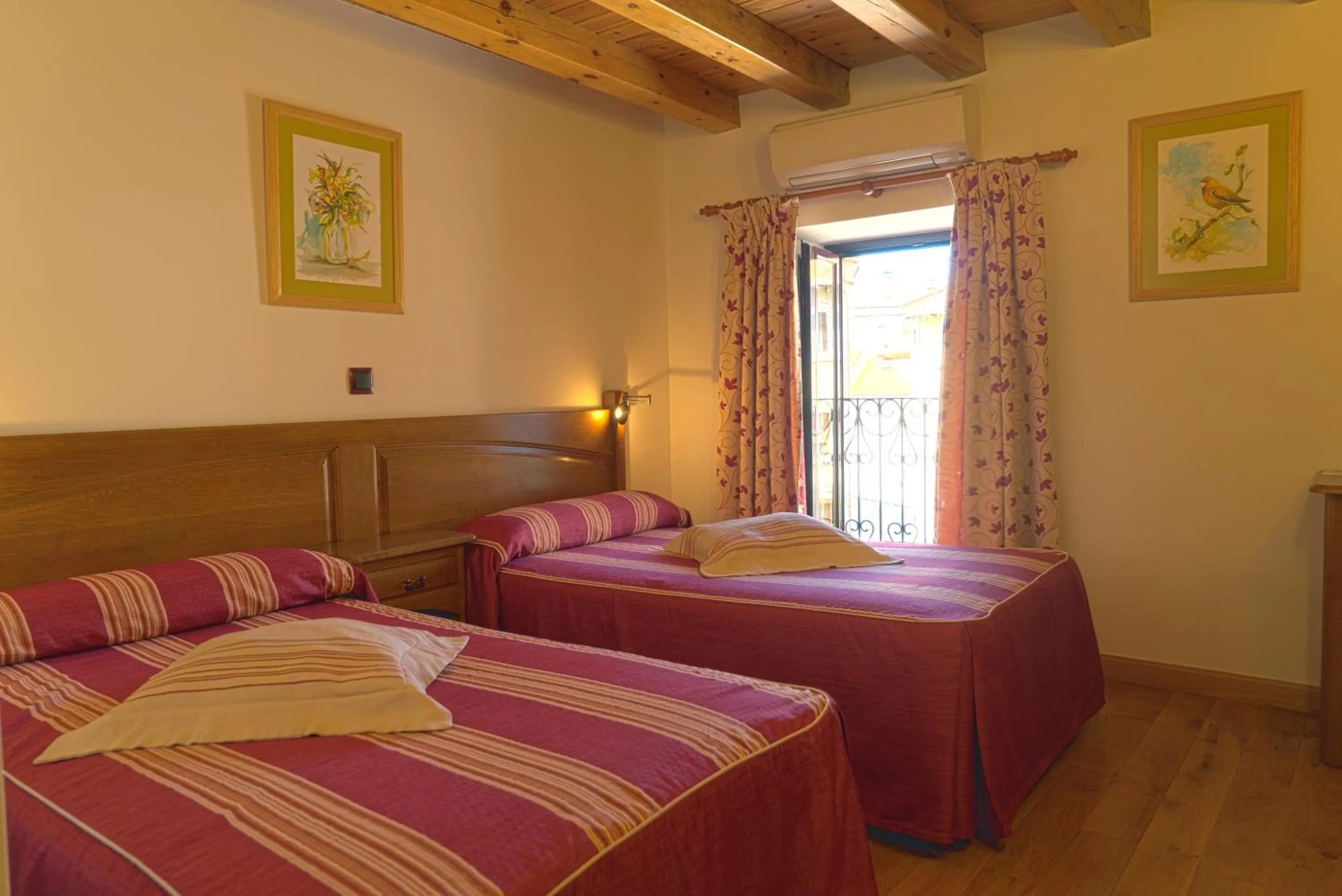 Bed in Hotel Jacobeo