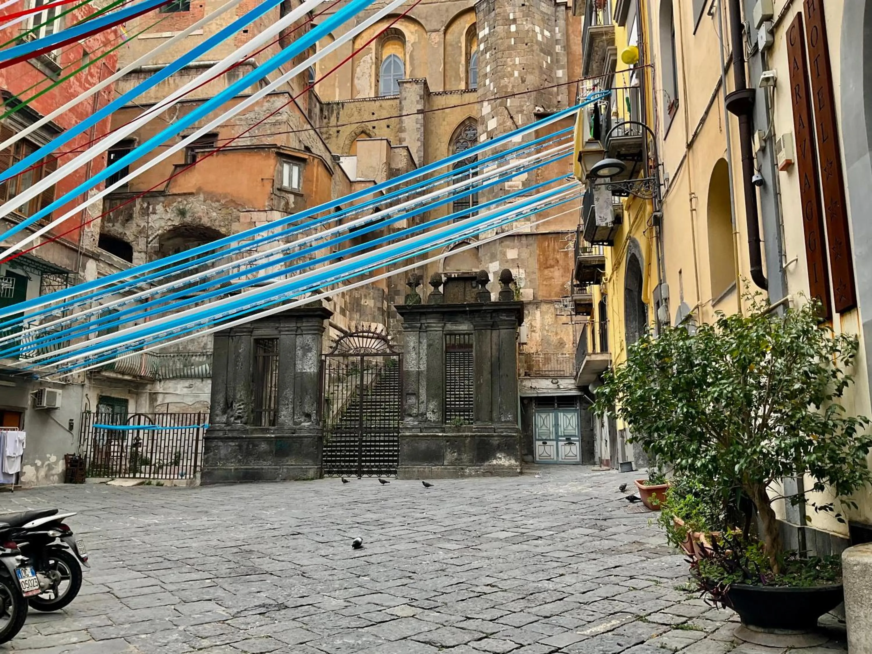 Facade/entrance in 'A Room de' Scugnizzi