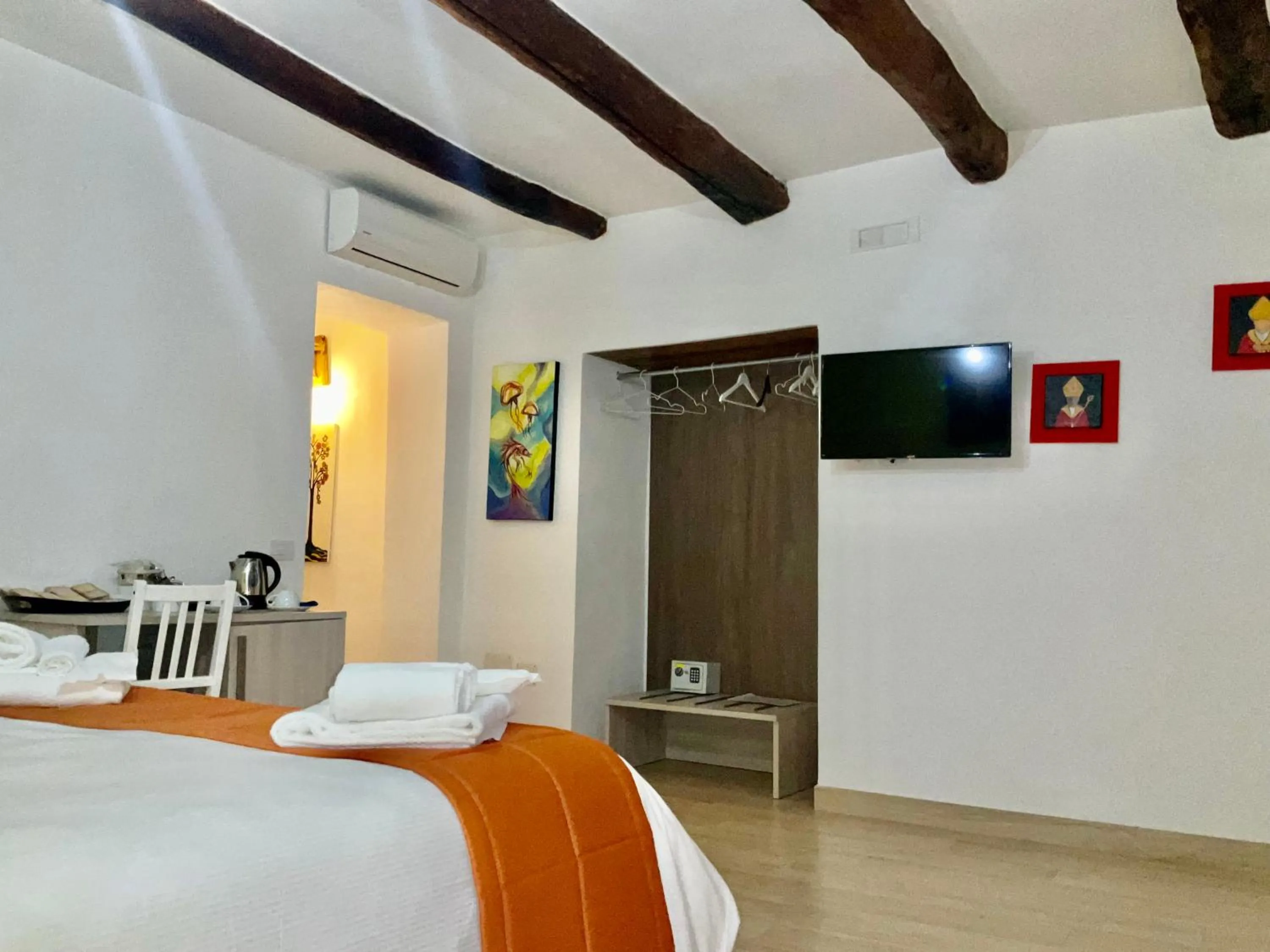 Bedroom, Bed in 'A Room de' Scugnizzi