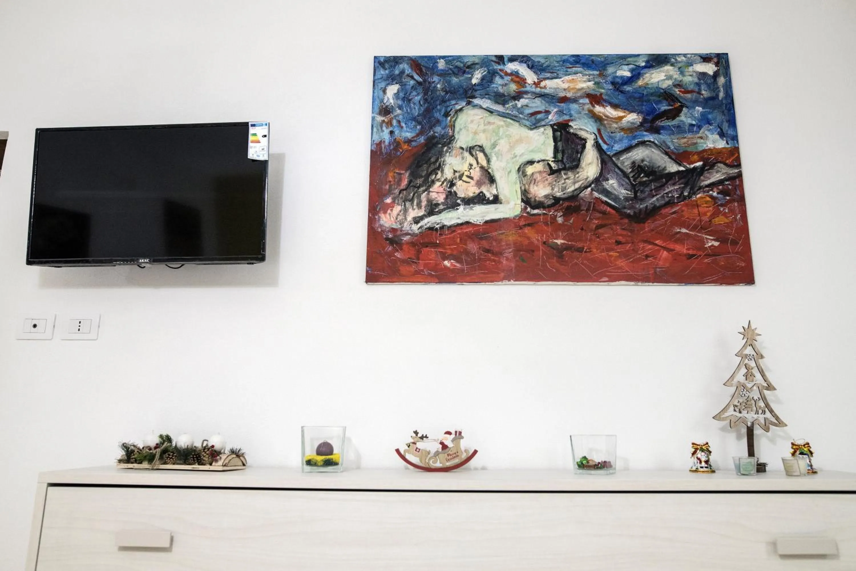 TV and multimedia in 'A Room de' Scugnizzi