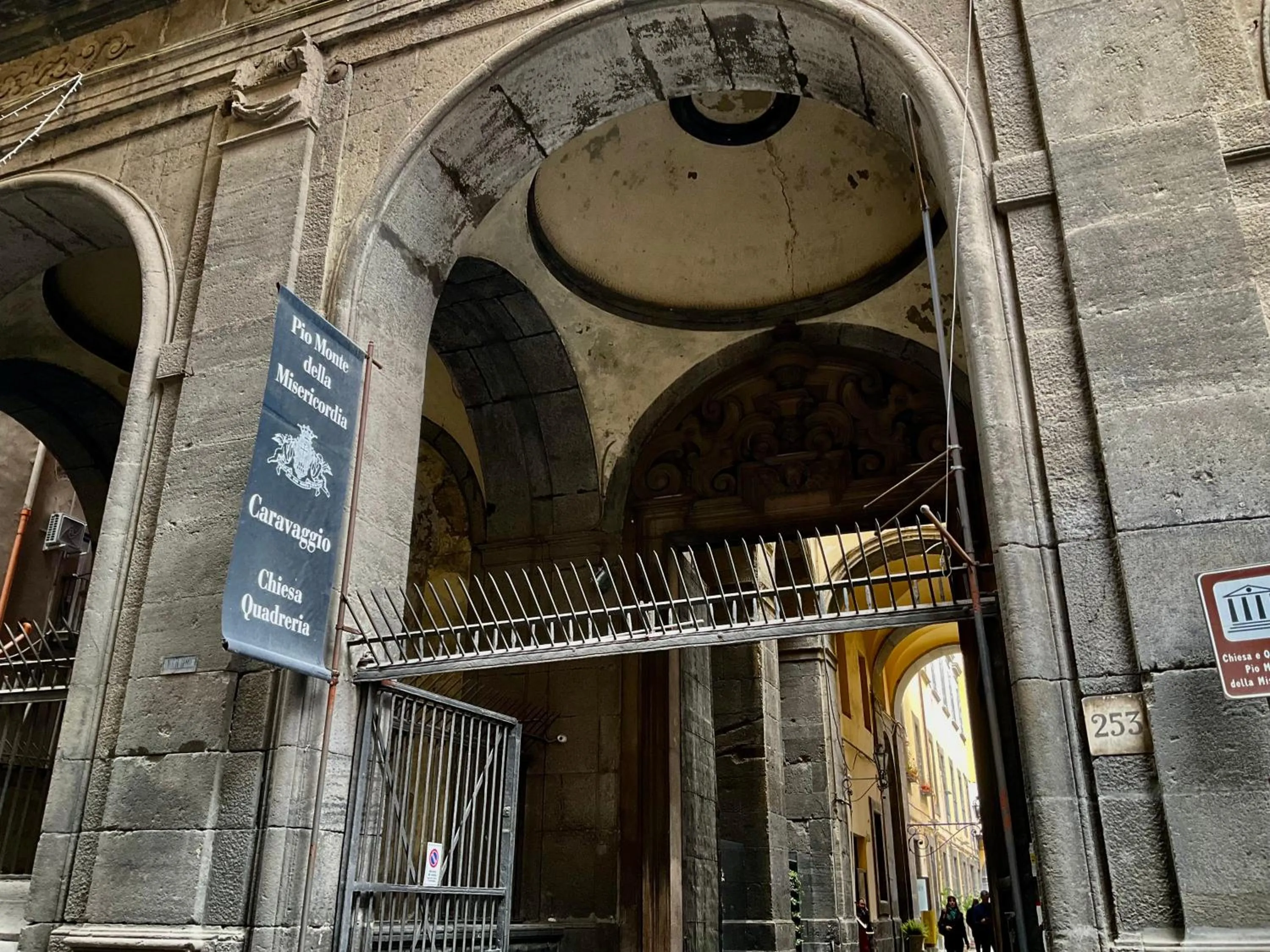 Neighbourhood in 'A Room de' Scugnizzi