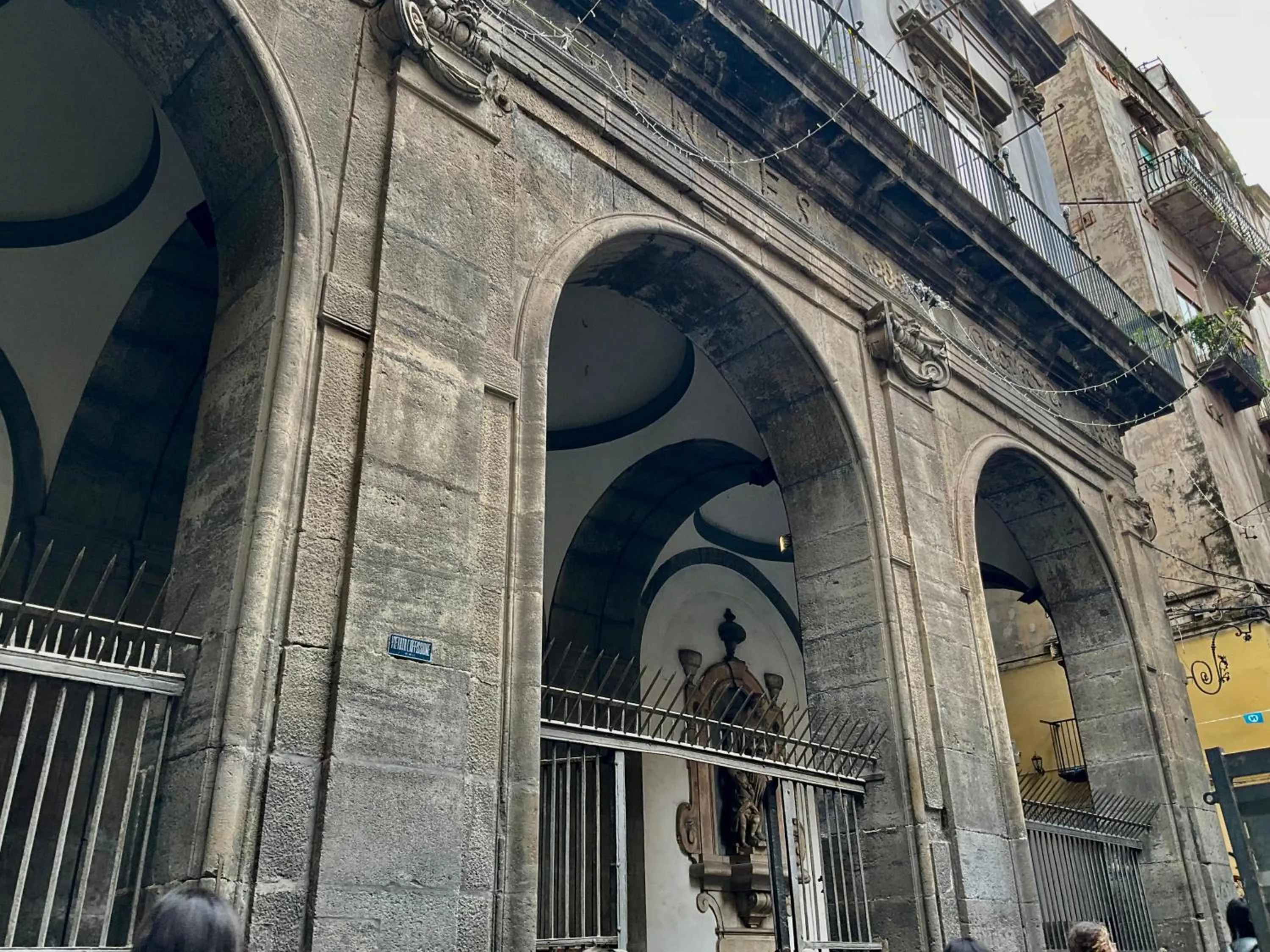 Neighbourhood in 'A Room de' Scugnizzi