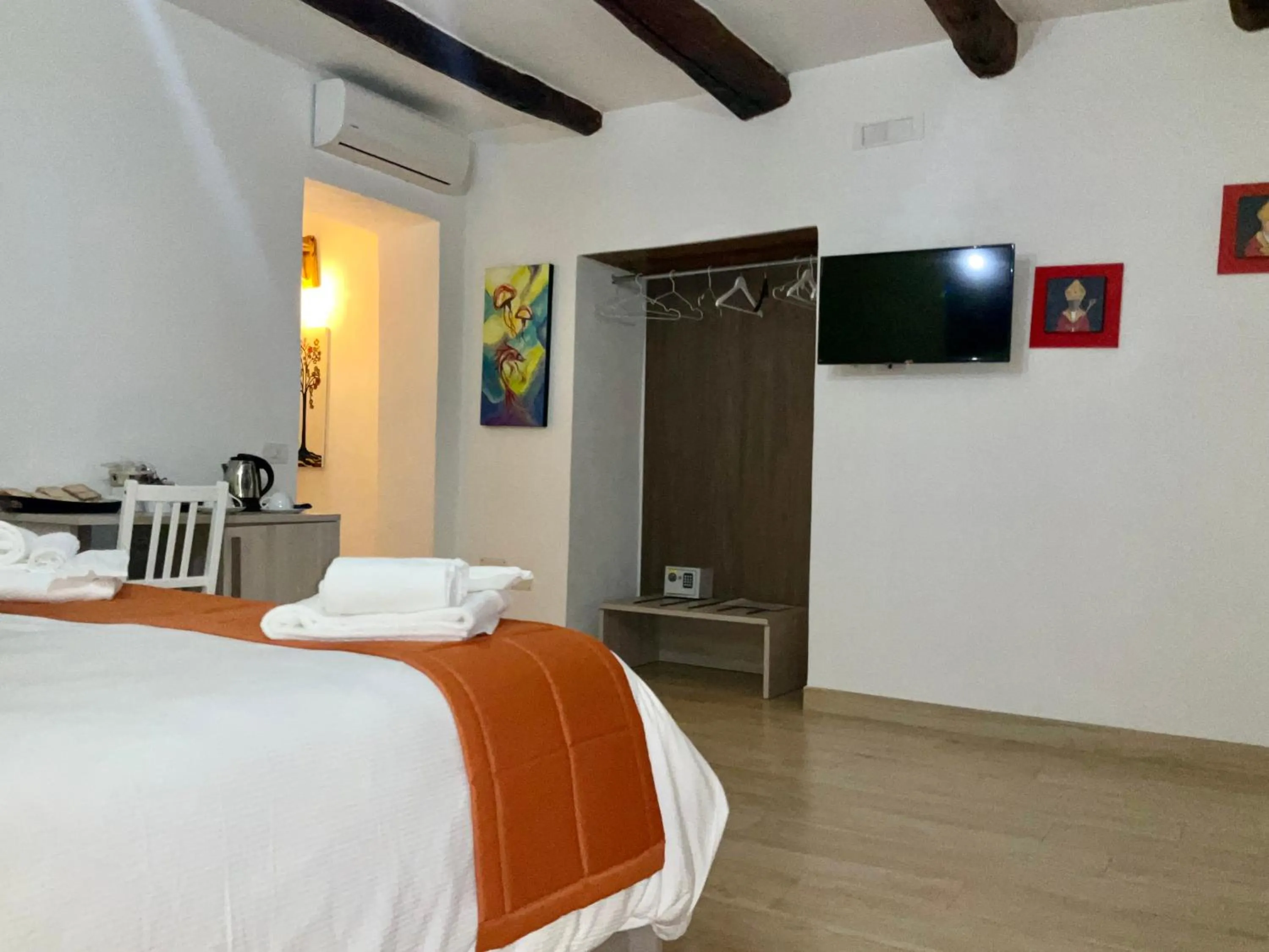 Bedroom, Bed in 'A Room de' Scugnizzi