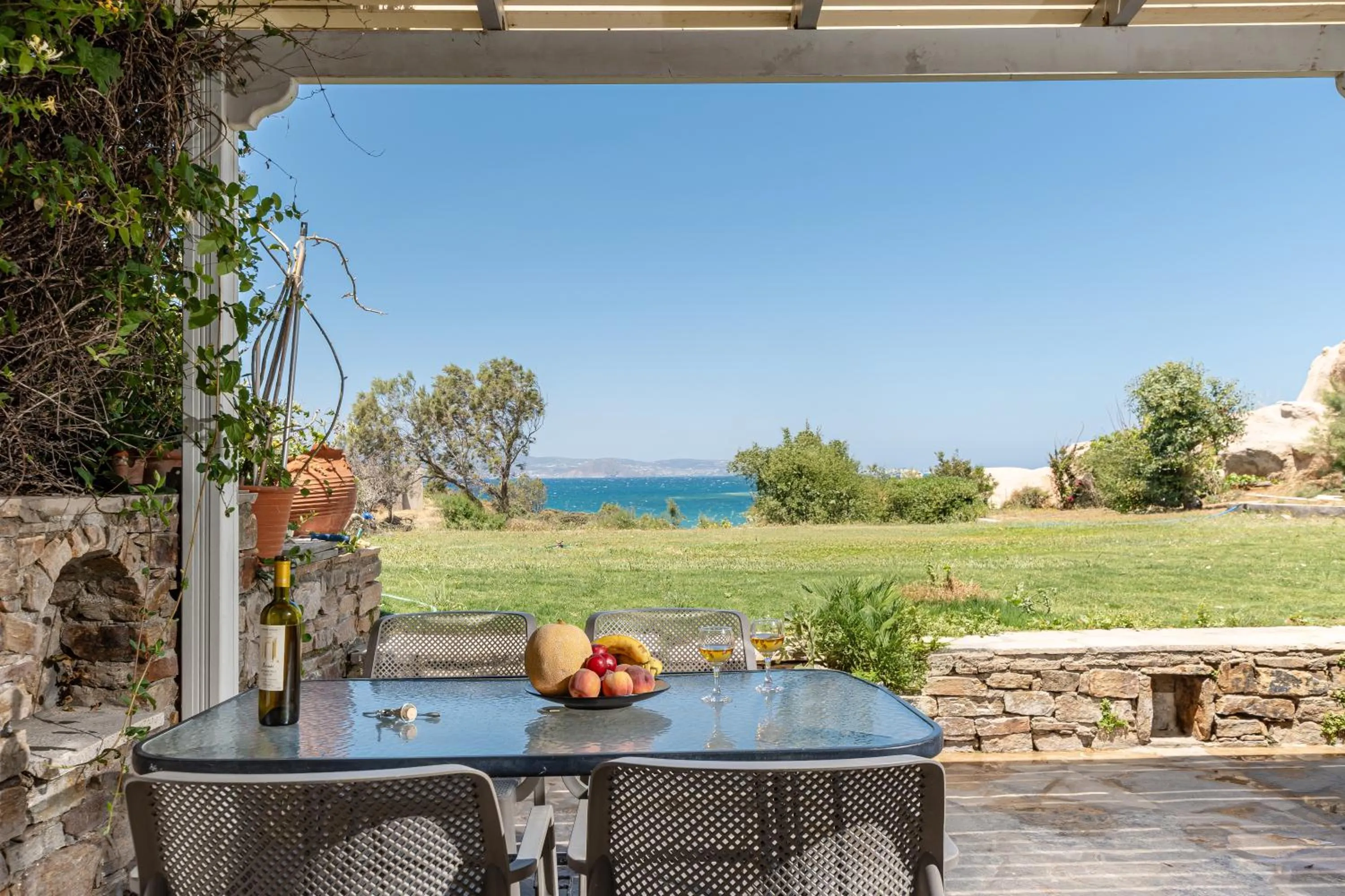 Ydreos Studios & Apartments