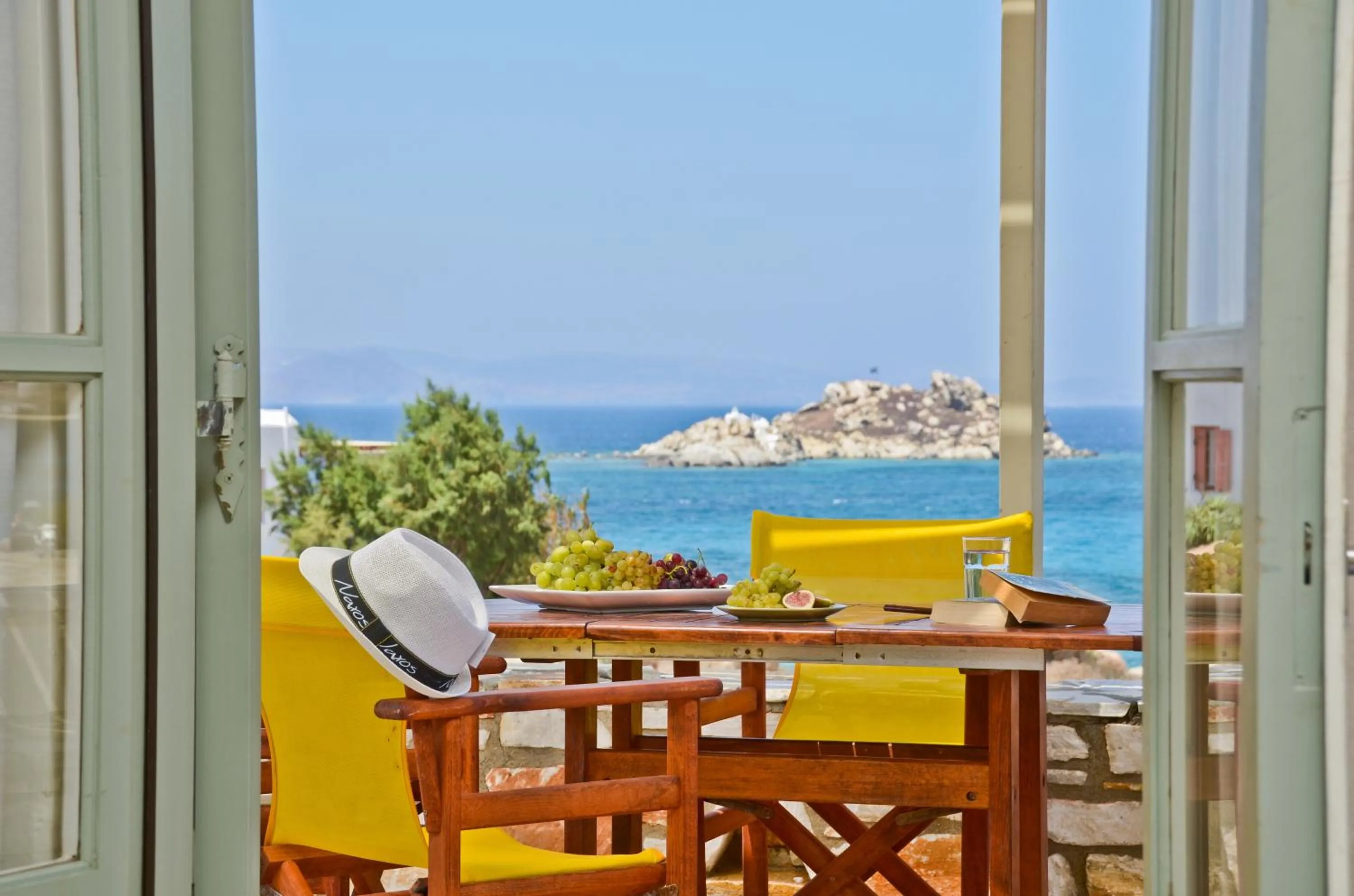 Day in Ydreos Studios & Apartments