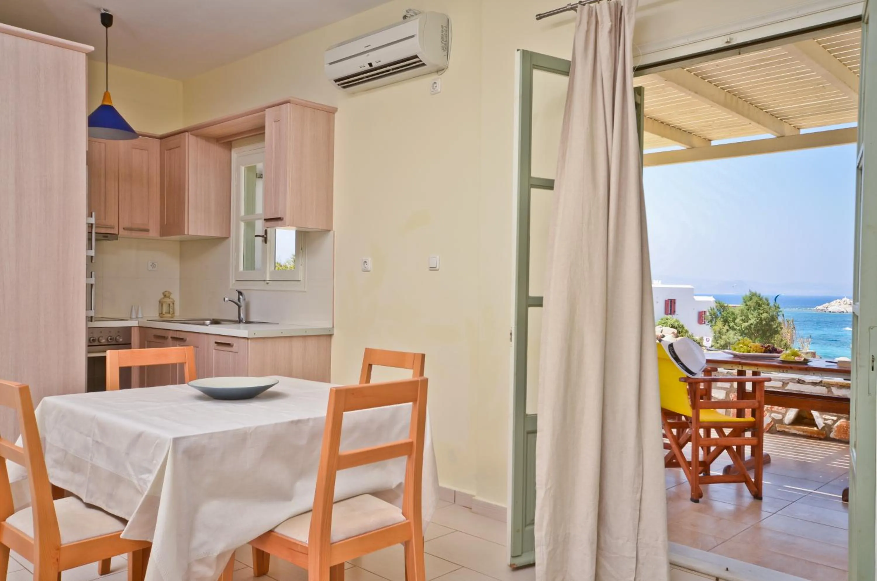 Day in Ydreos Studios & Apartments