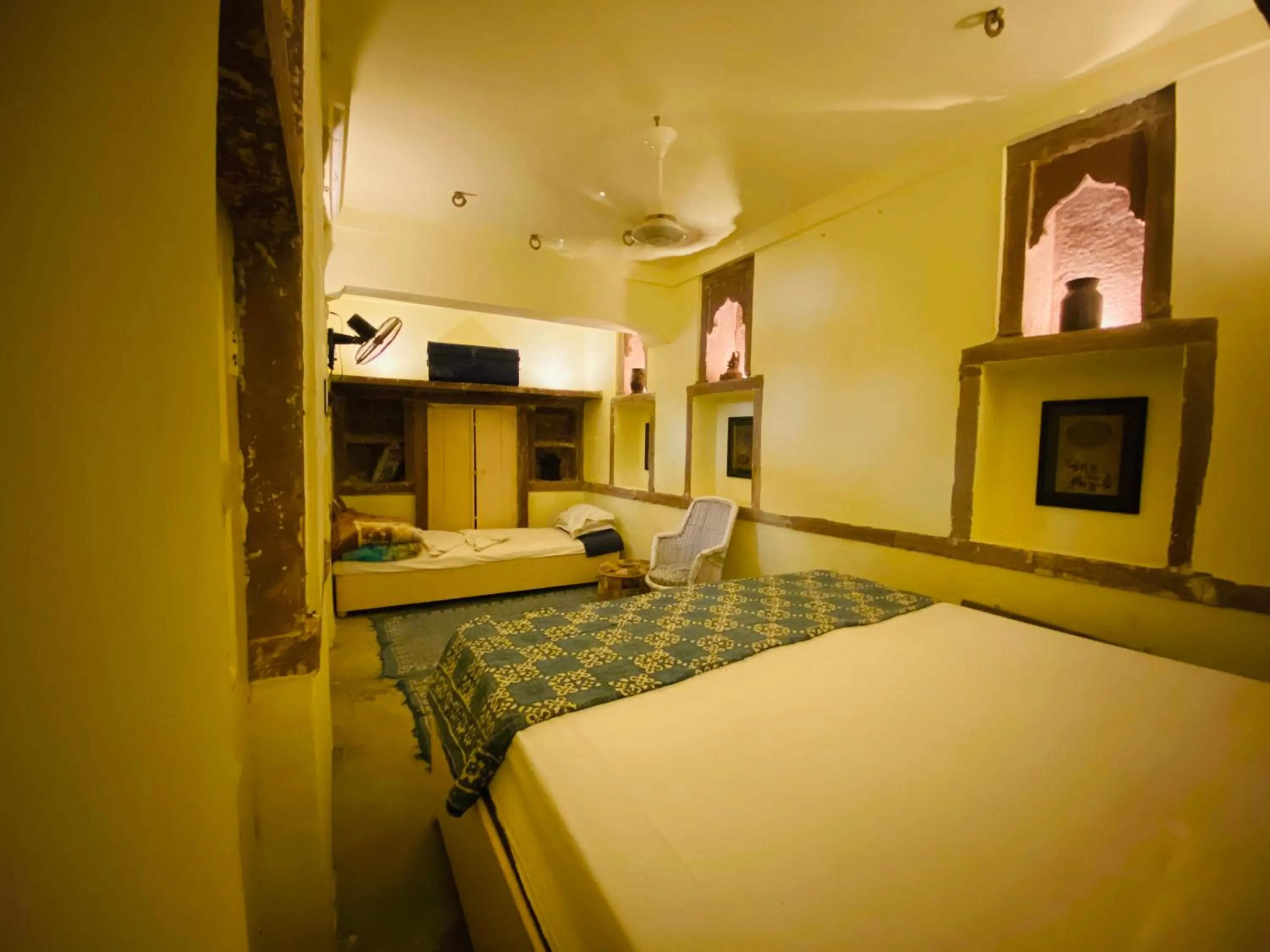 Pushp Guest House
