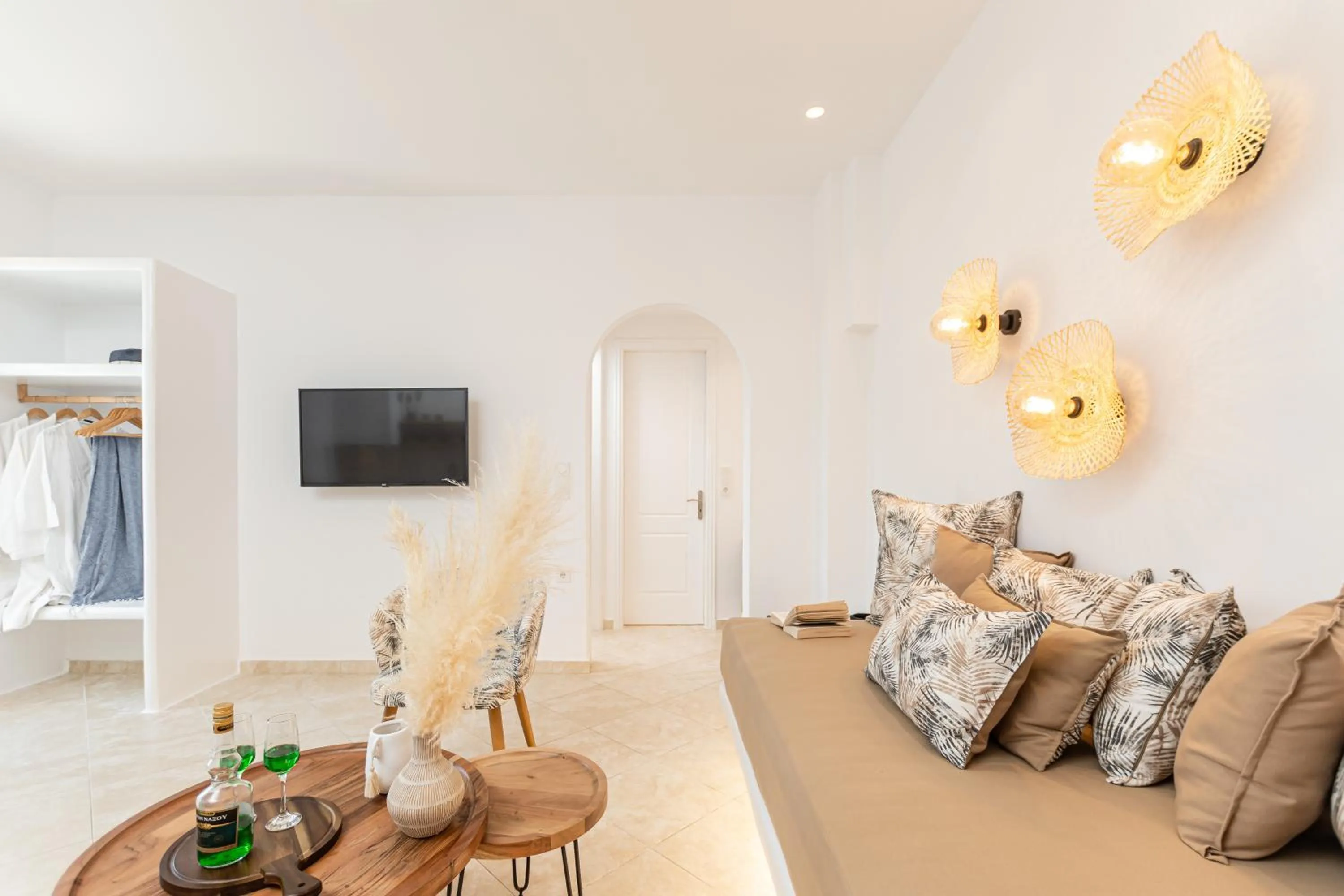 Restaurant/places to eat in Almiriki Naxos Beachside Living