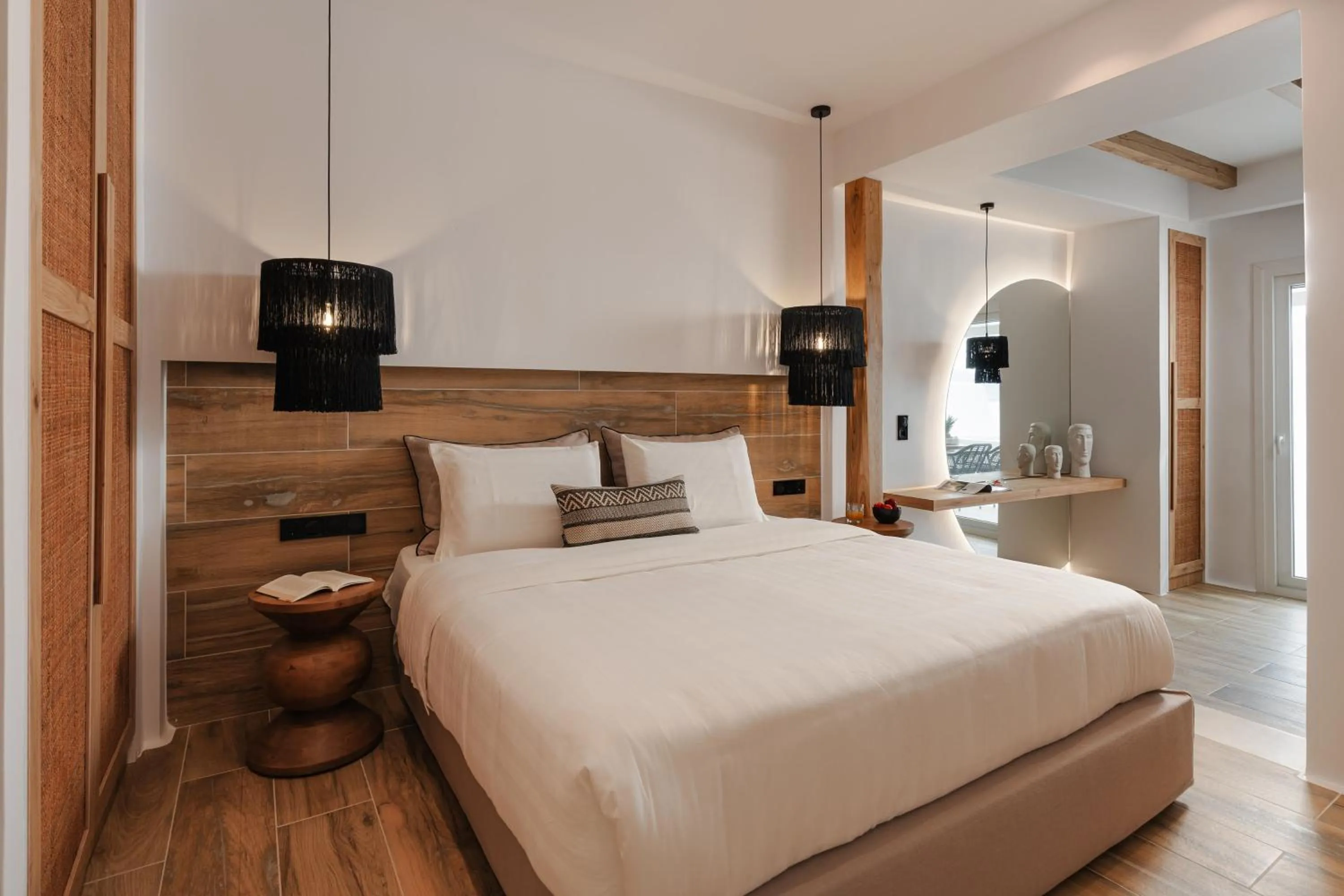 Shower, Bed in Almiriki Naxos Beachside Living