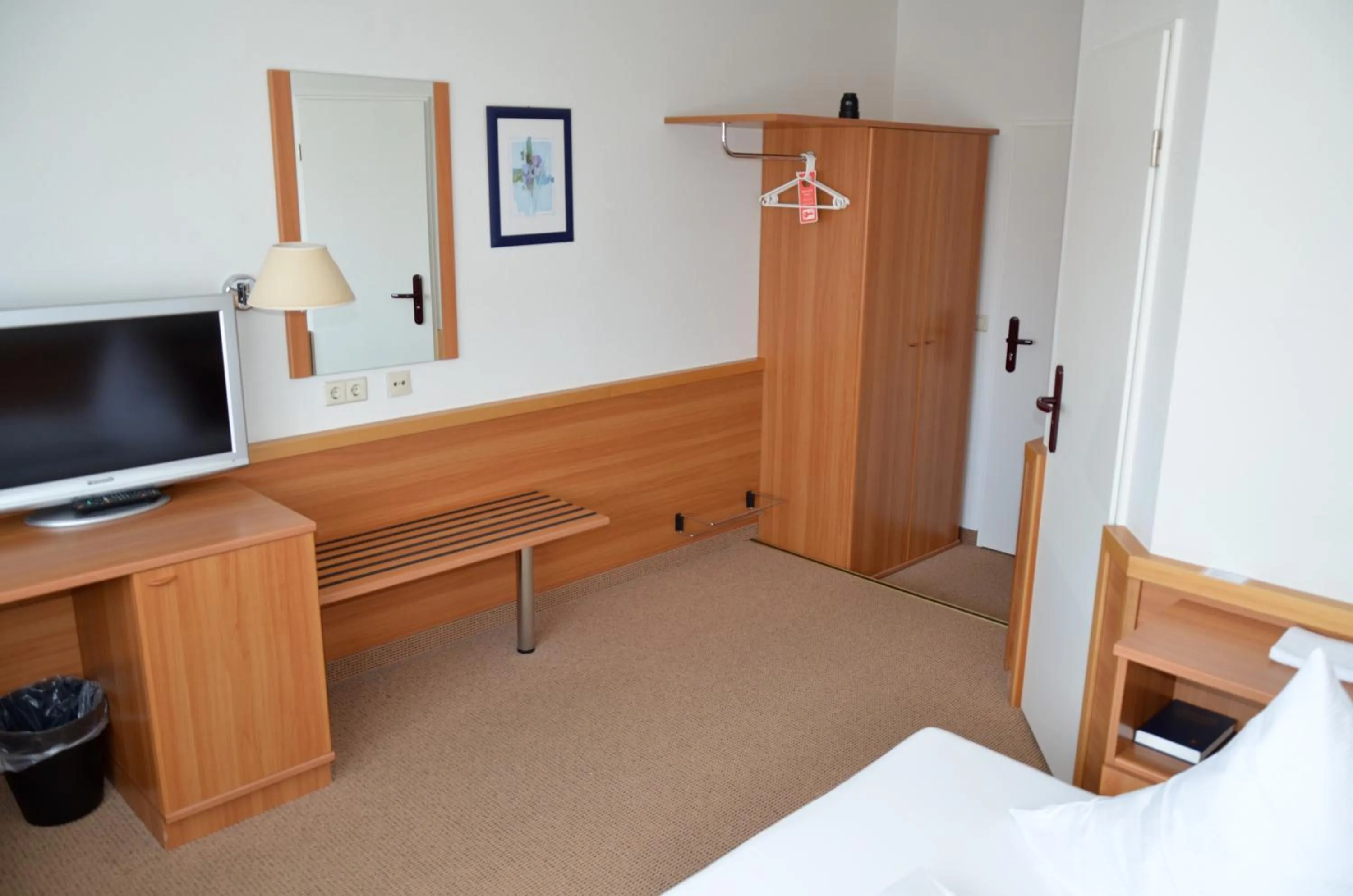 Photo of the whole room, Bed in Hotel Höllsteiner Hof