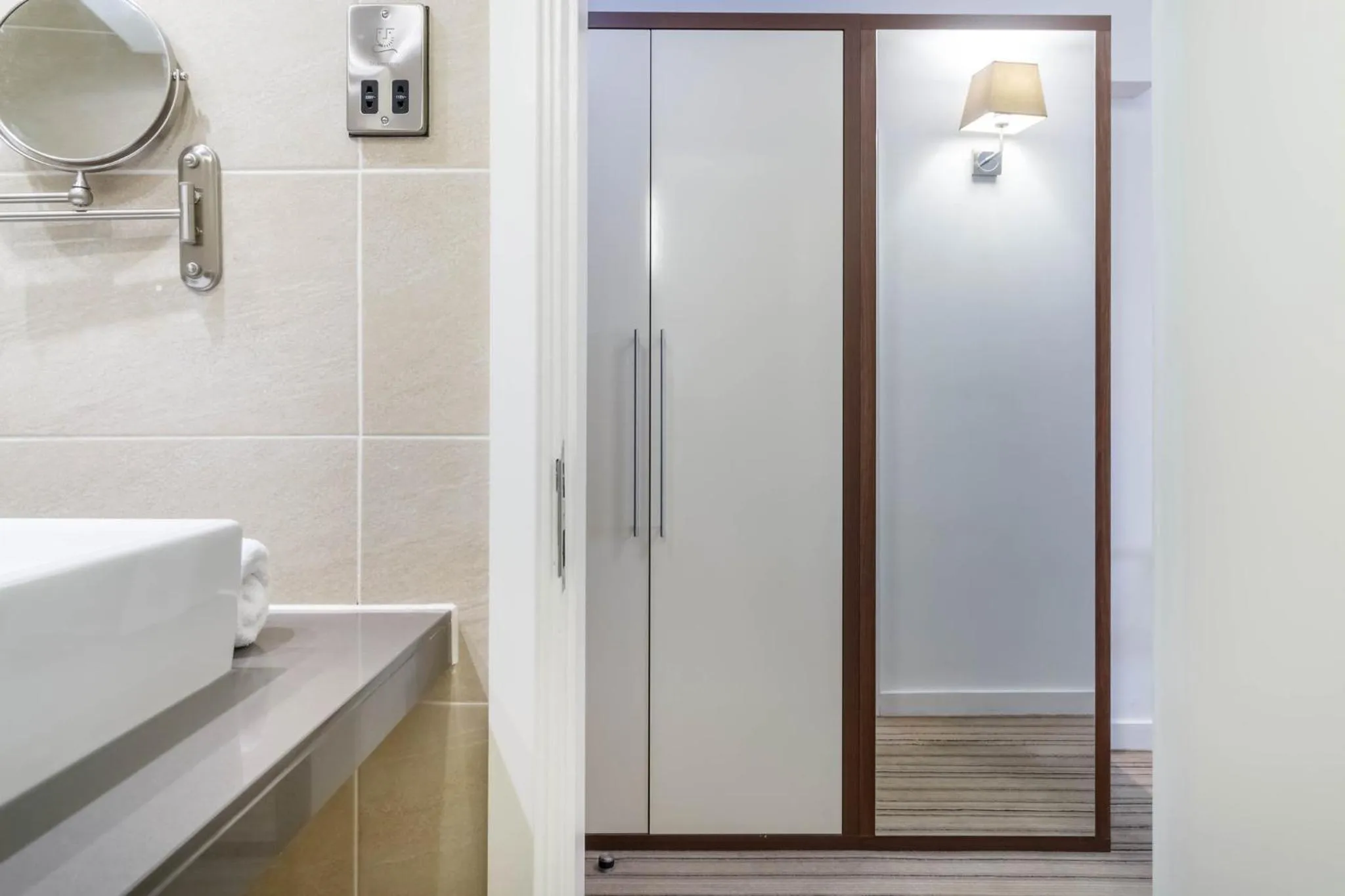 Photo of the whole room in Garner Hotel Preston Samlesbury by IHG