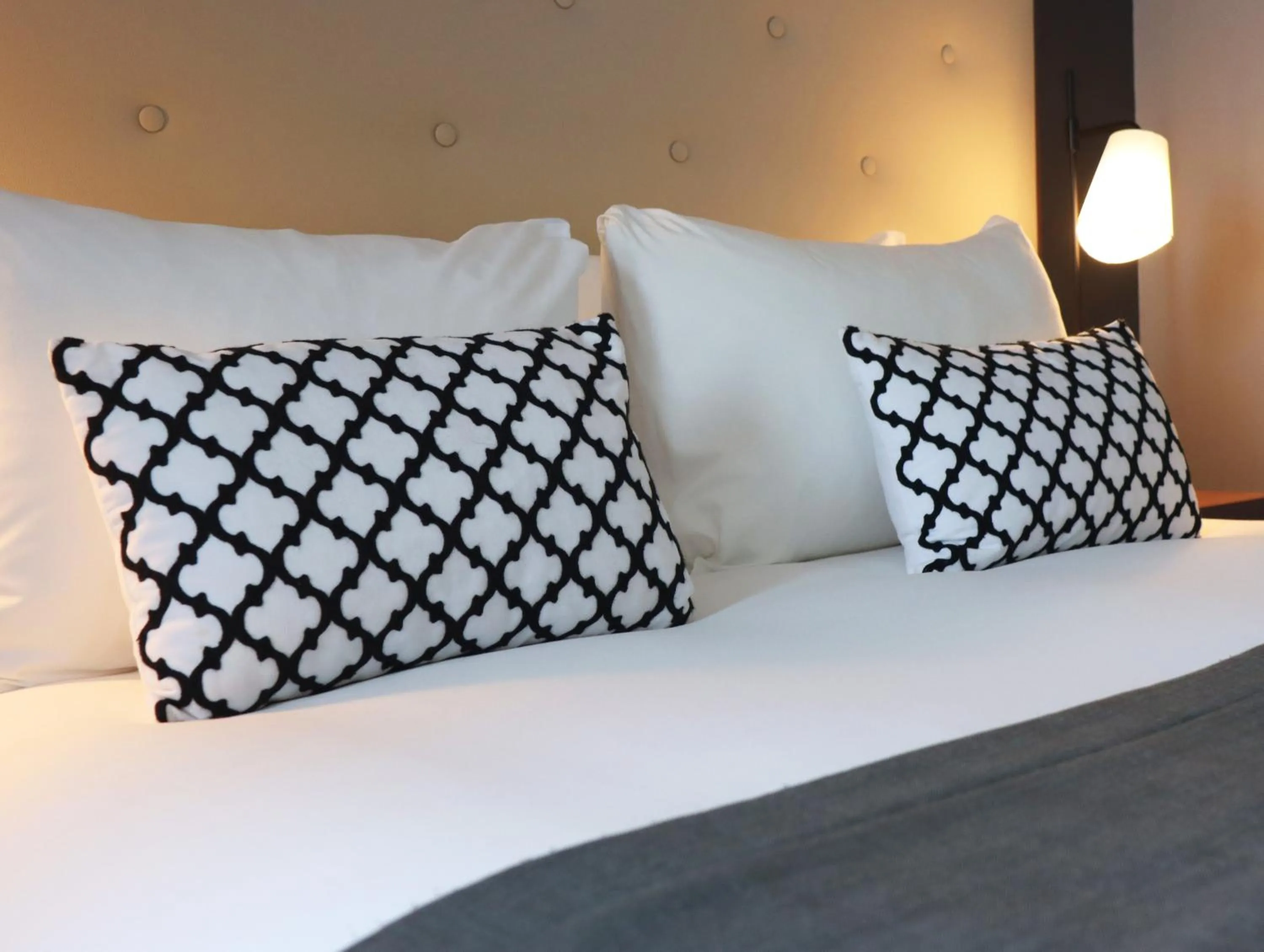 Bed in Garner Hotel Preston Samlesbury by IHG