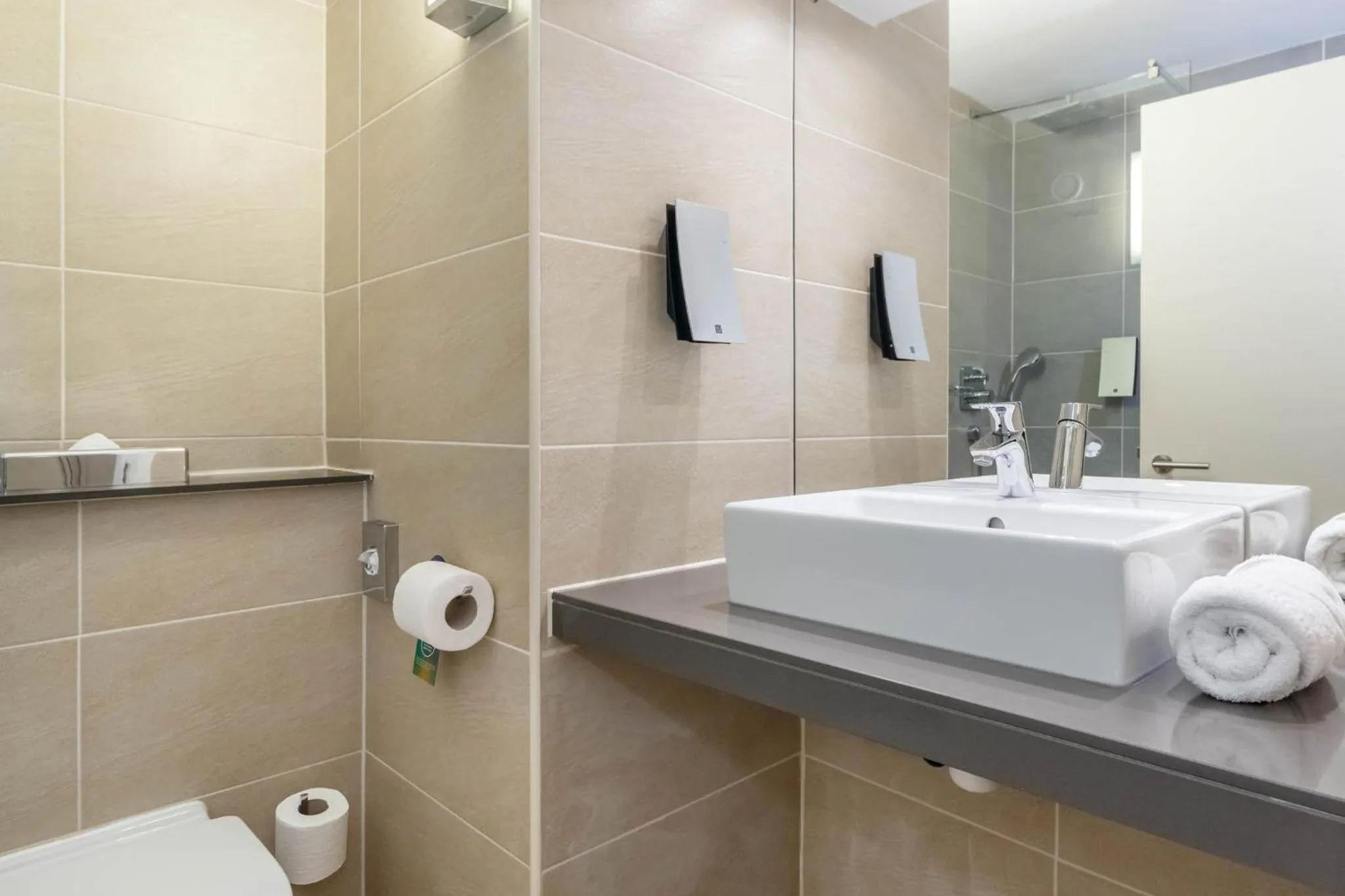 Bathroom in Garner Hotel Preston Samlesbury by IHG