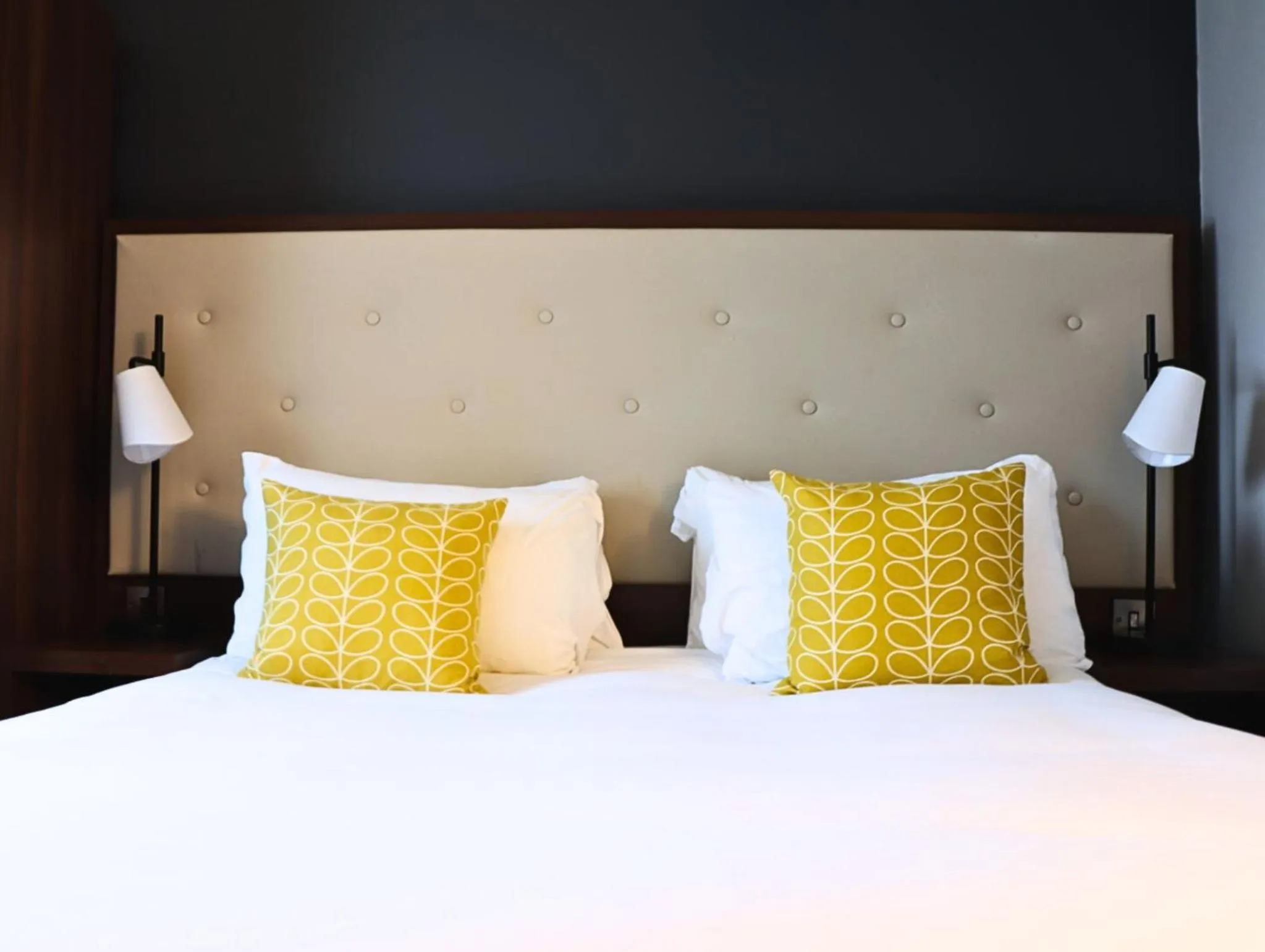 Bed in Garner Hotel Preston Samlesbury by IHG
