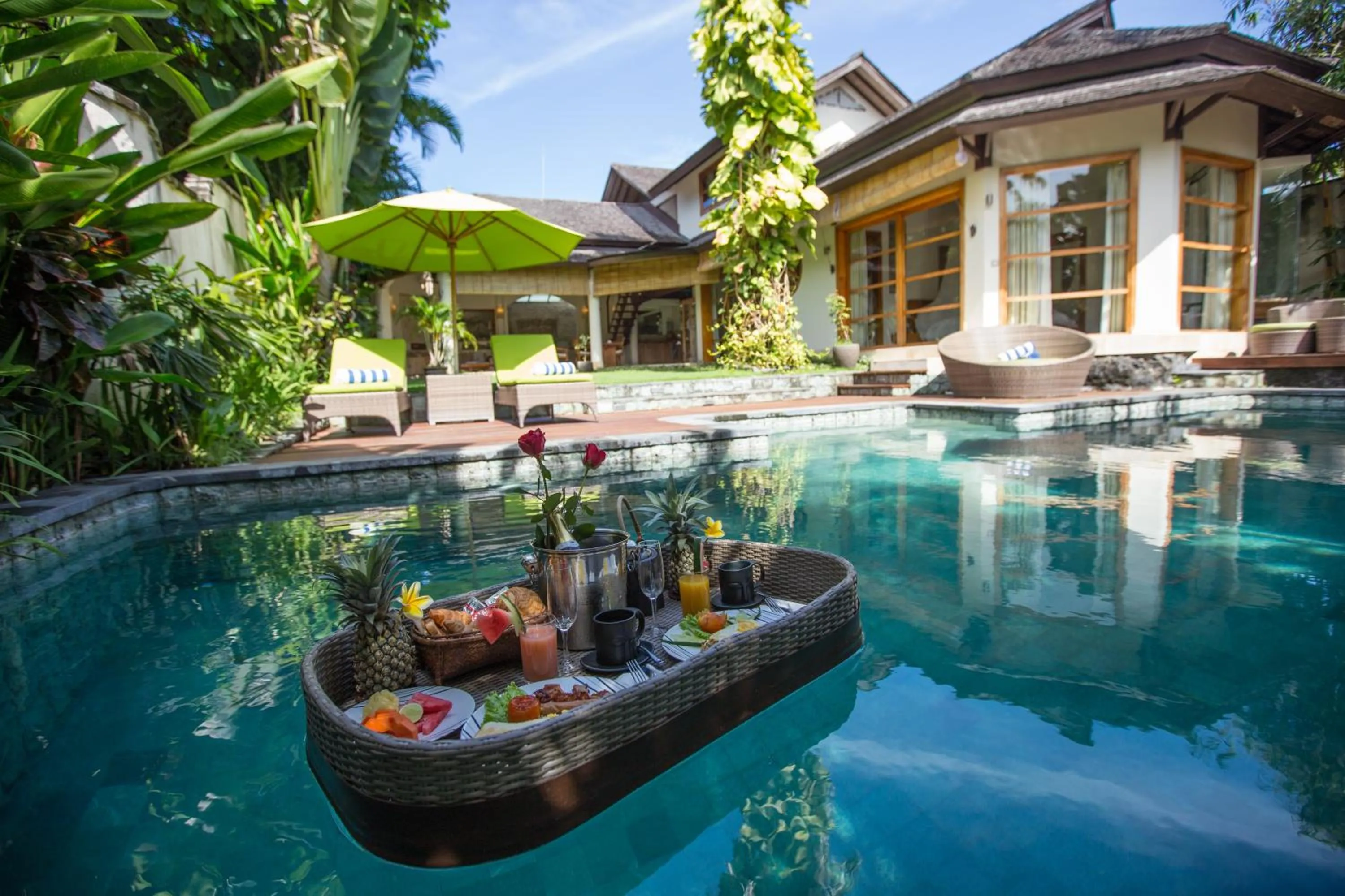 Swimming pool in Mayana Villas