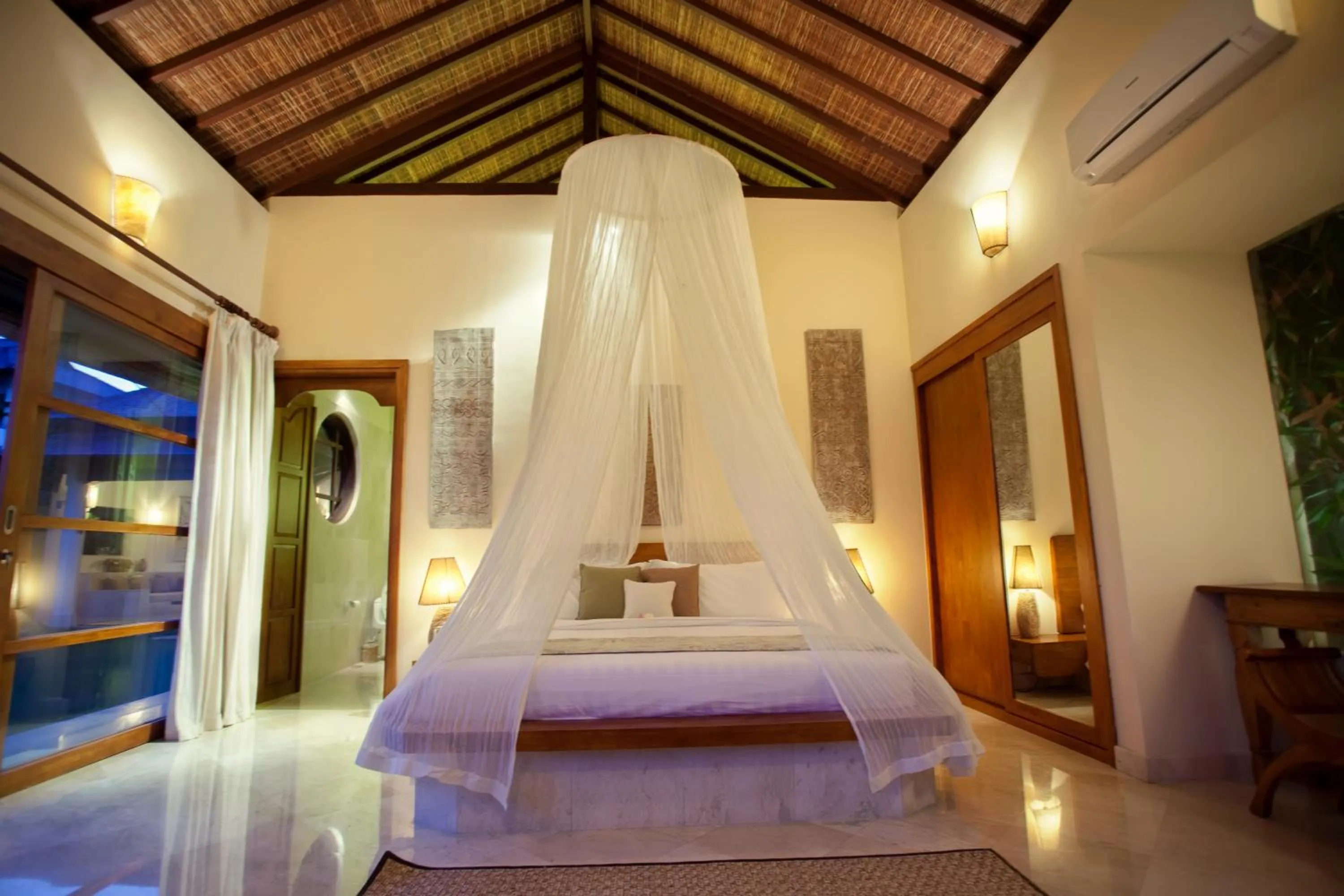 Photo of the whole room, Bed in Mayana Villas