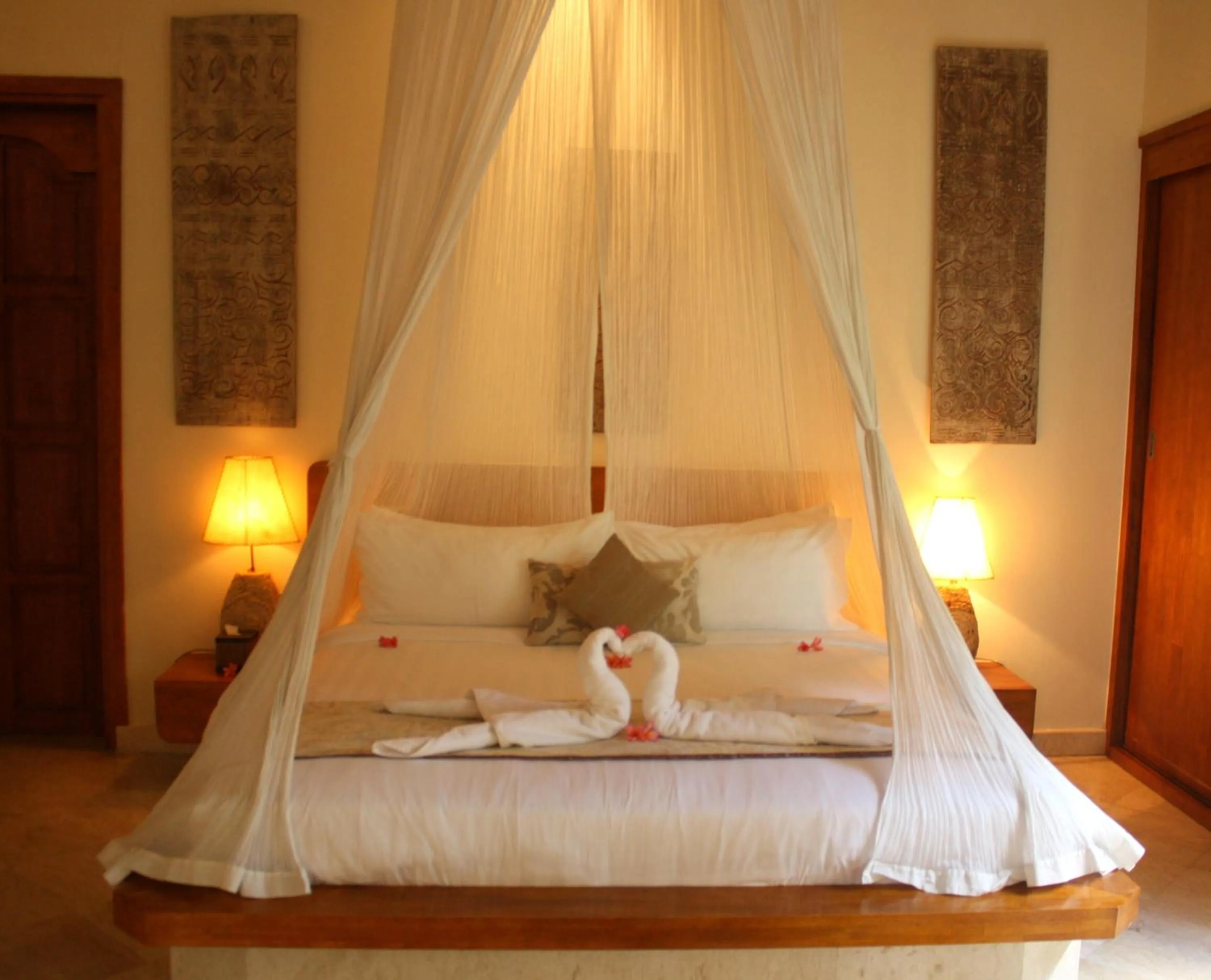 Decorative detail, Bed in Mayana Villas