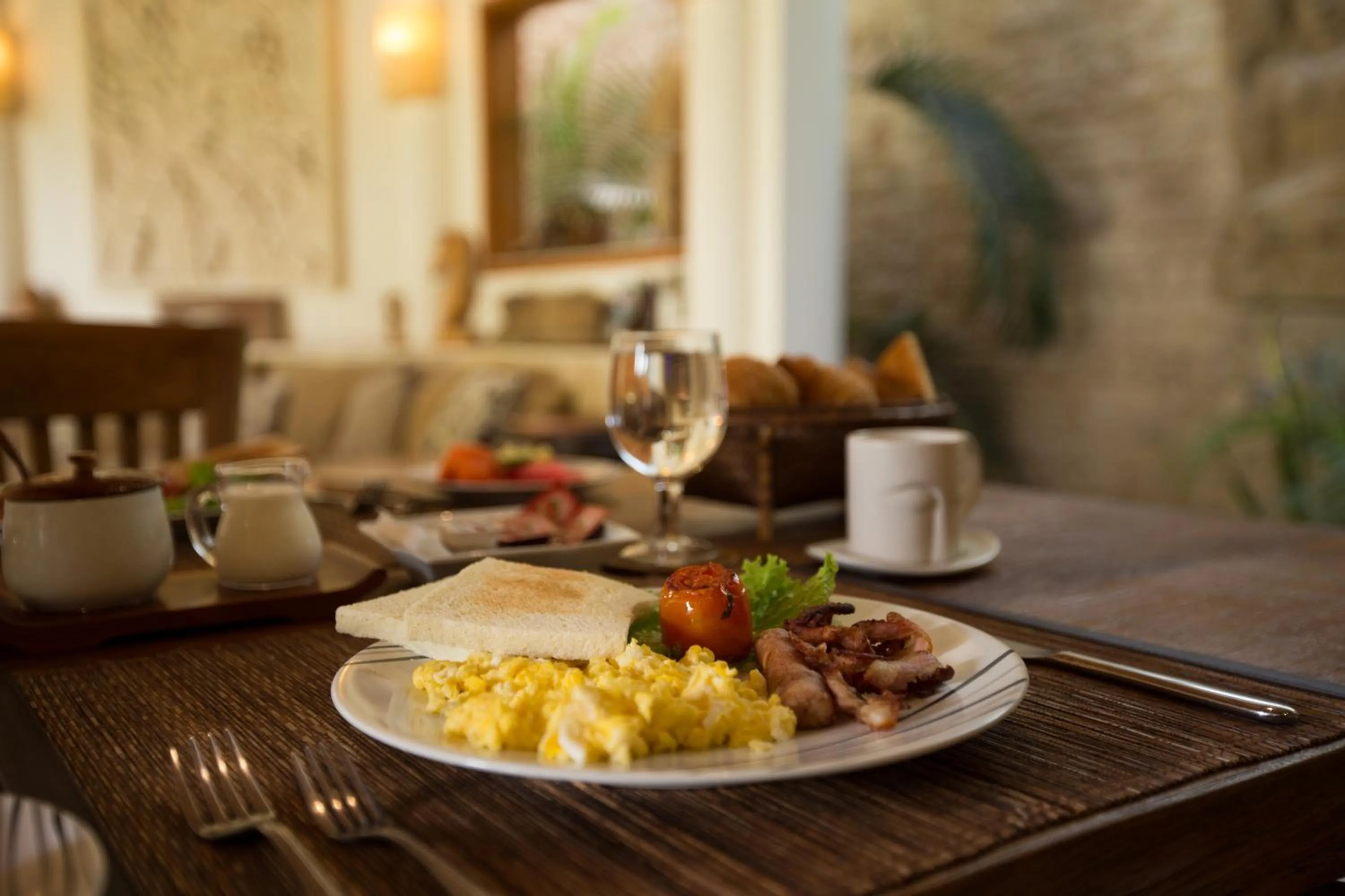 American breakfast in Mayana Villas