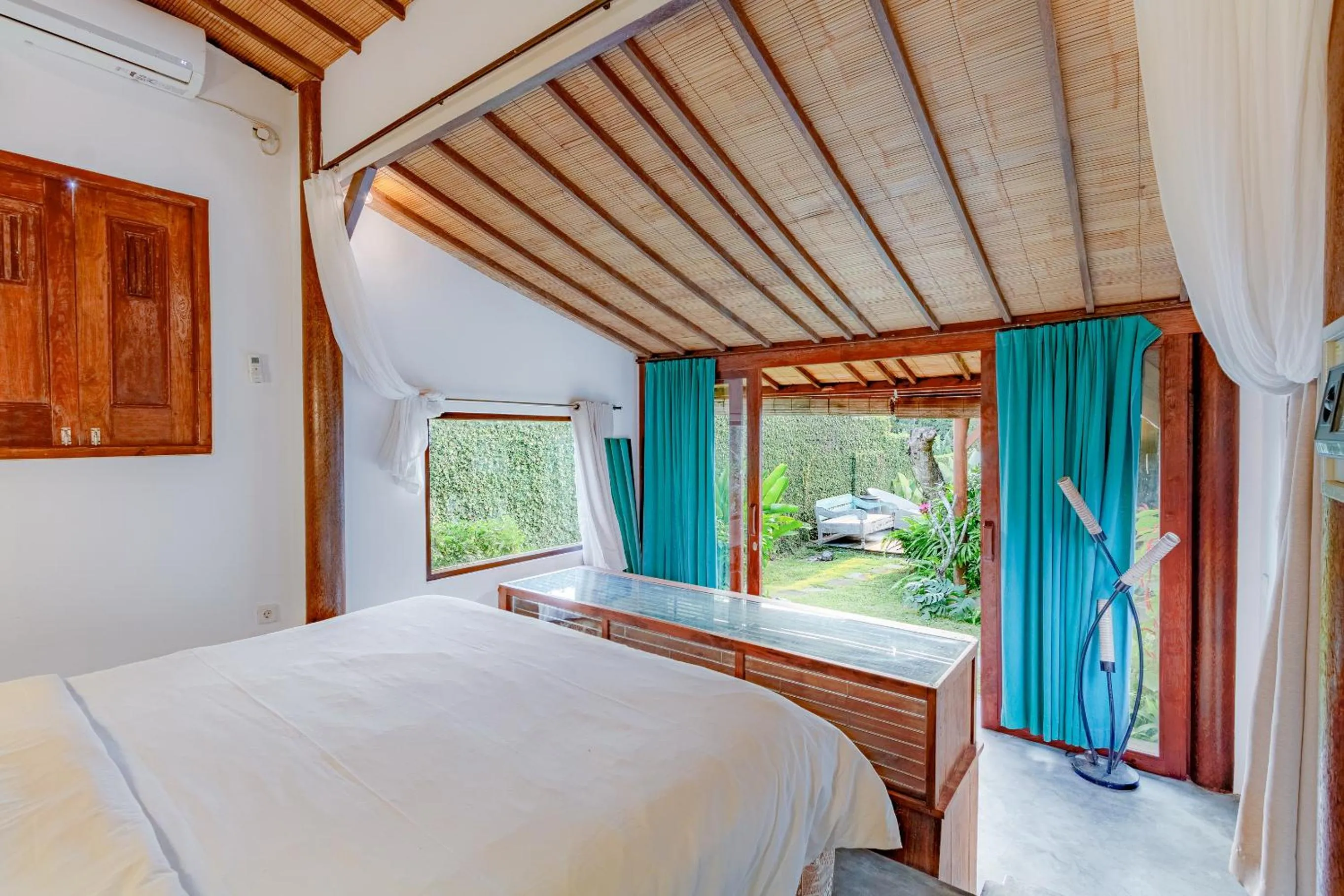 Bedroom, Bed in Villa Bumi - Playful & Quirky 3BR Villa Near Seminyak, a Unique Getaway