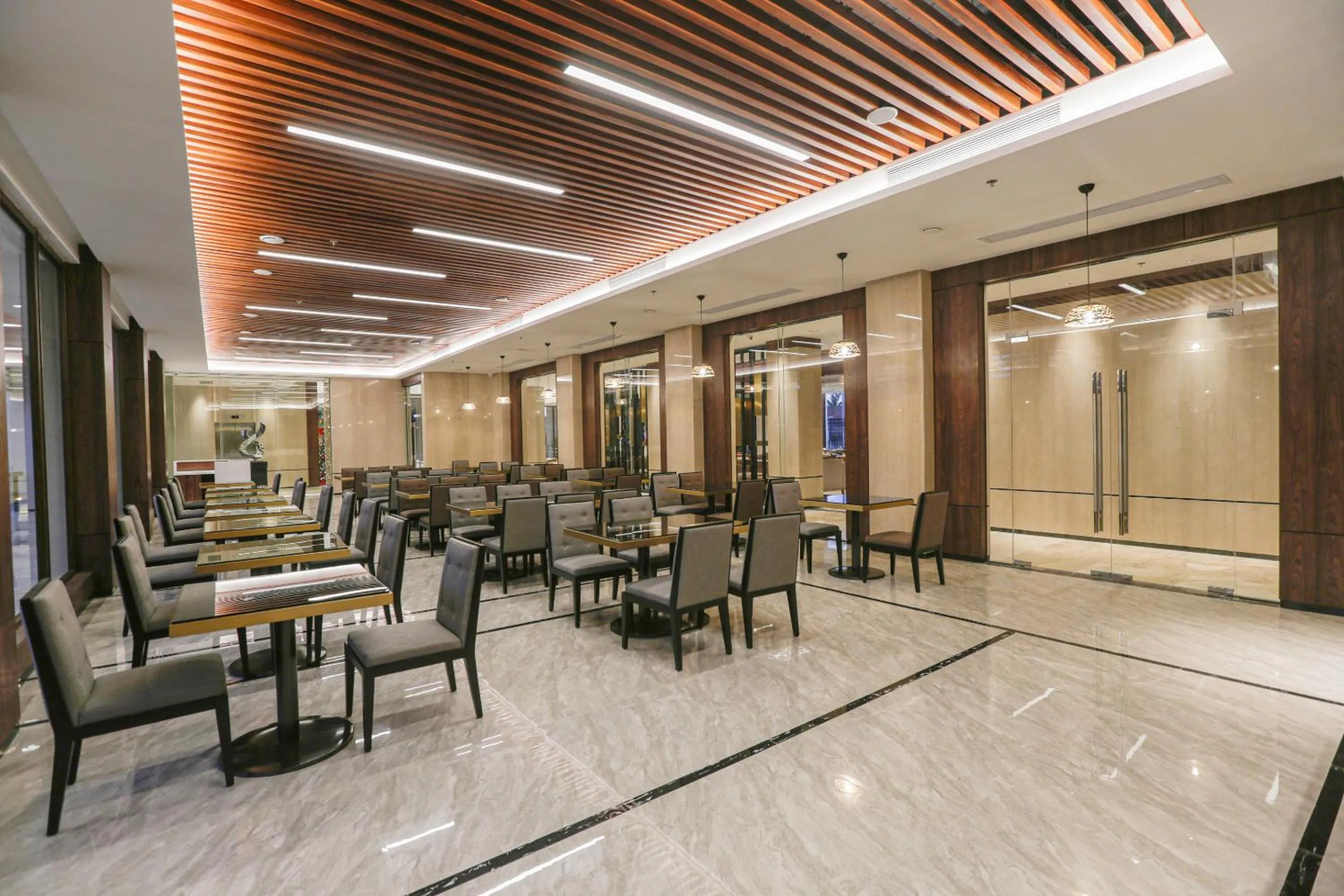 Restaurant/places to eat in Hotel Casiana & Events Center Tagaytay Managed by HII