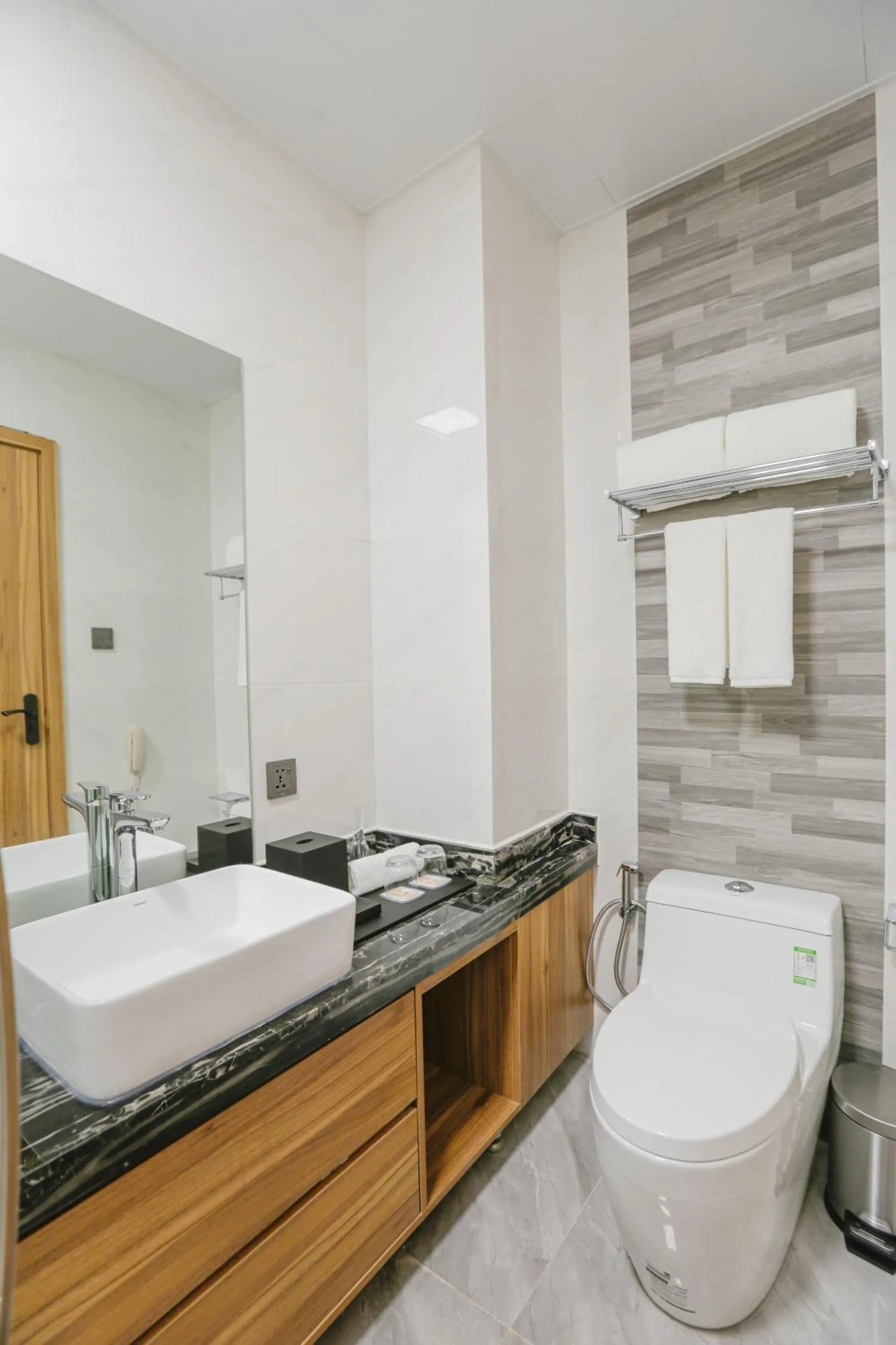 Bathroom in Hotel Casiana & Events Center Tagaytay Managed by HII