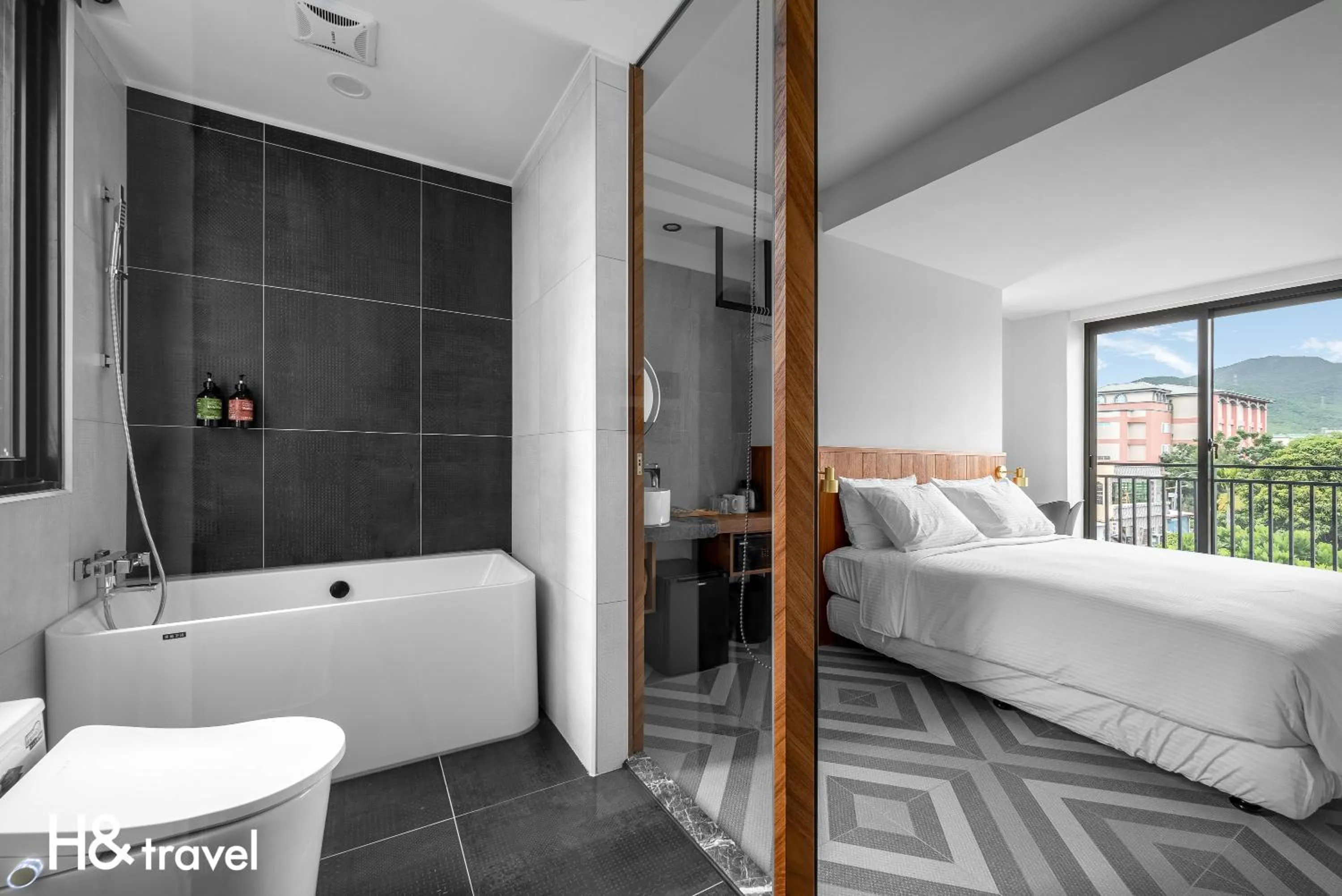 Bathroom, Bed in Black Horn B&B