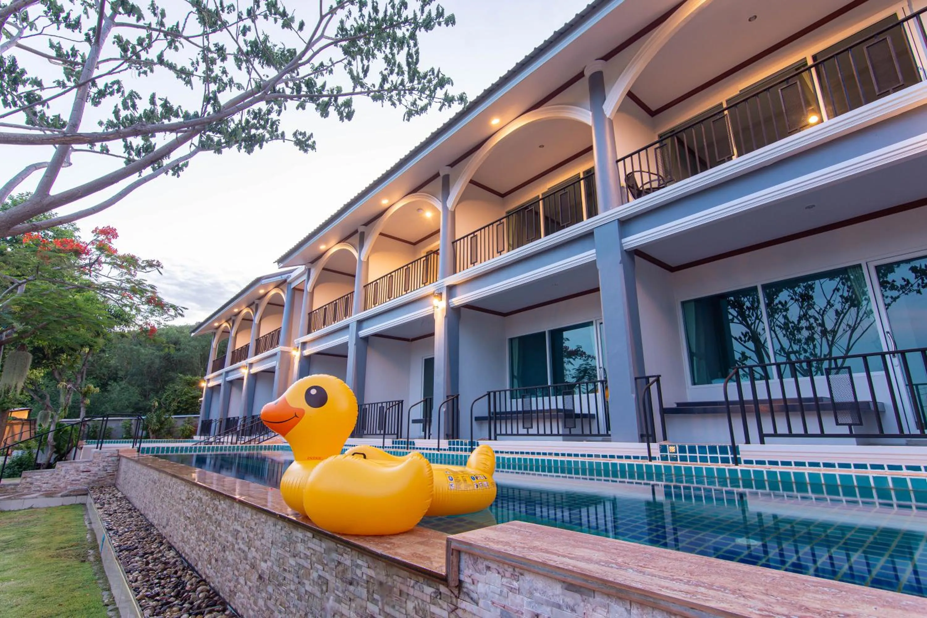 Property building in Seattle Samaesarn Resort