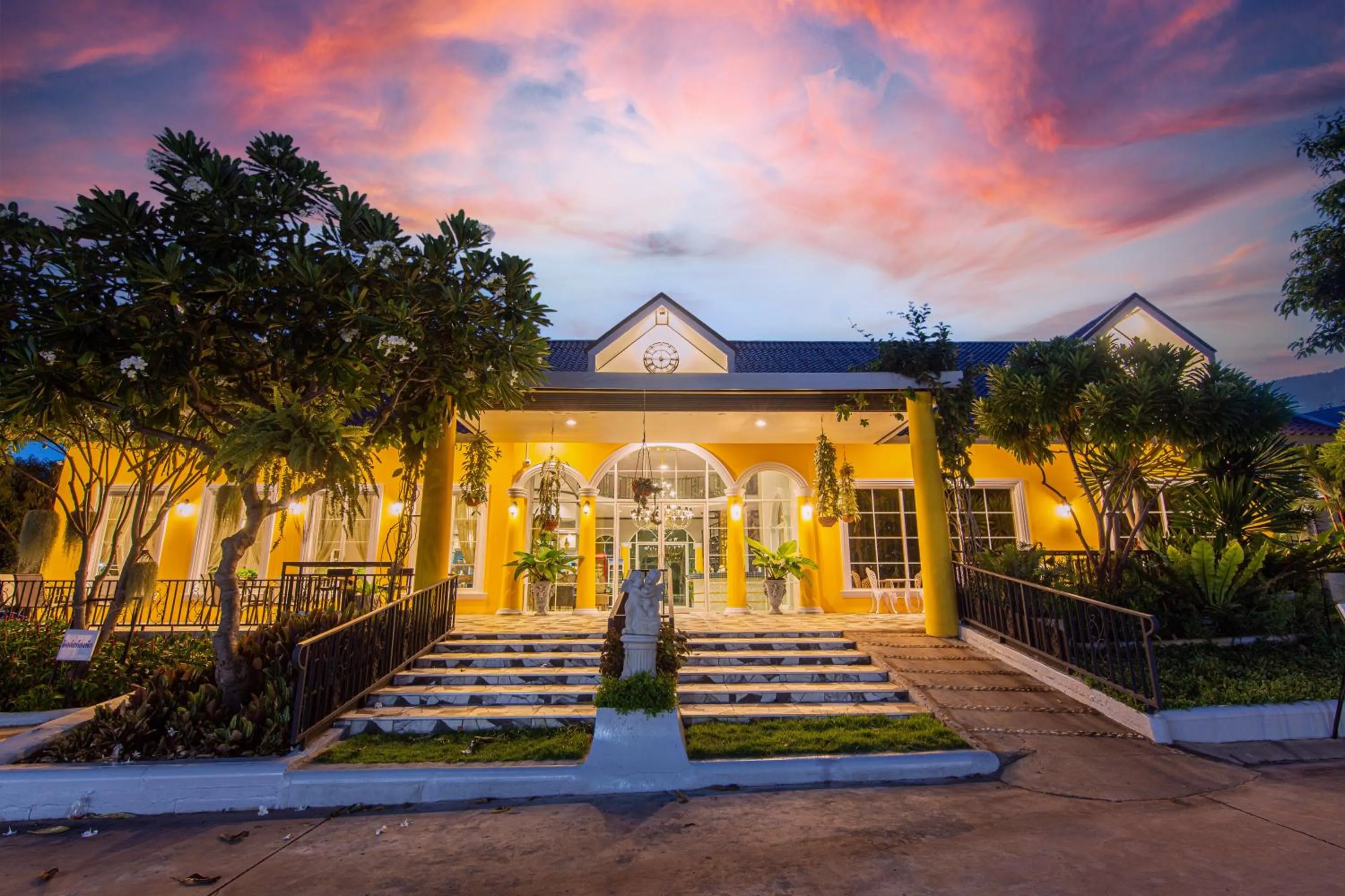 Restaurant/places to eat in Seattle Samaesarn Resort