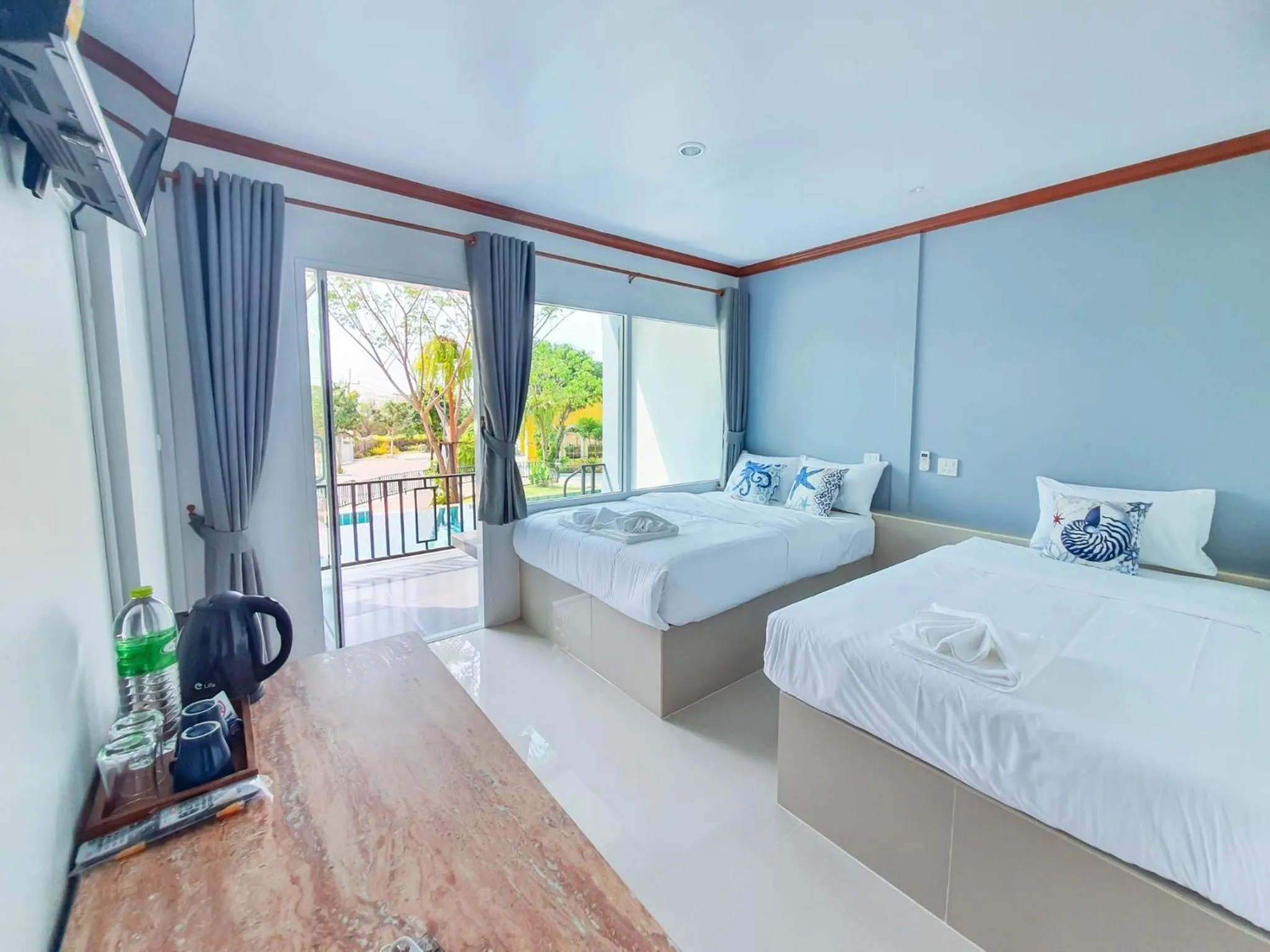 Bed in Seattle Samaesarn Resort