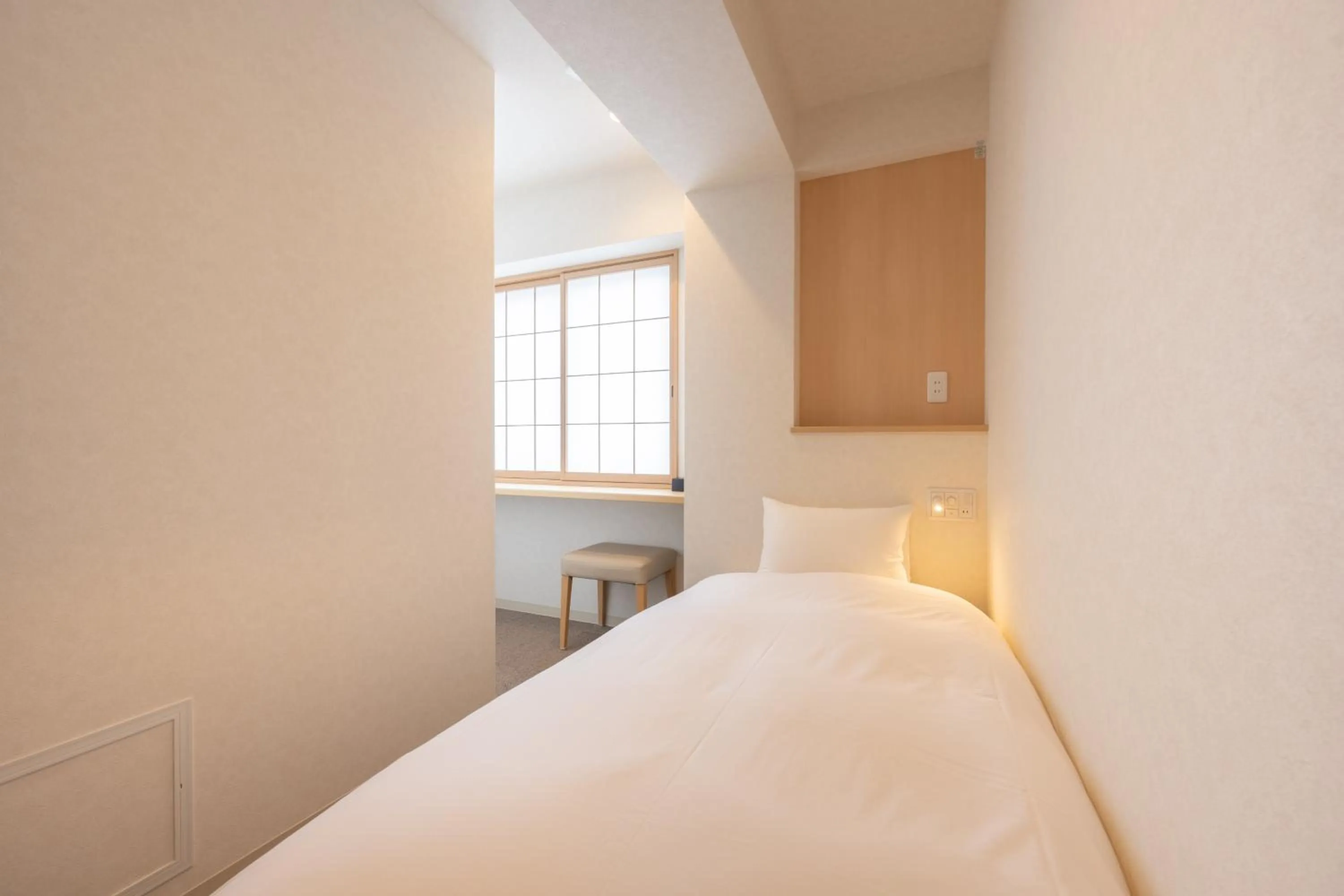 Photo of the whole room, Bed in Fuji Hotel Kyoto Gojo