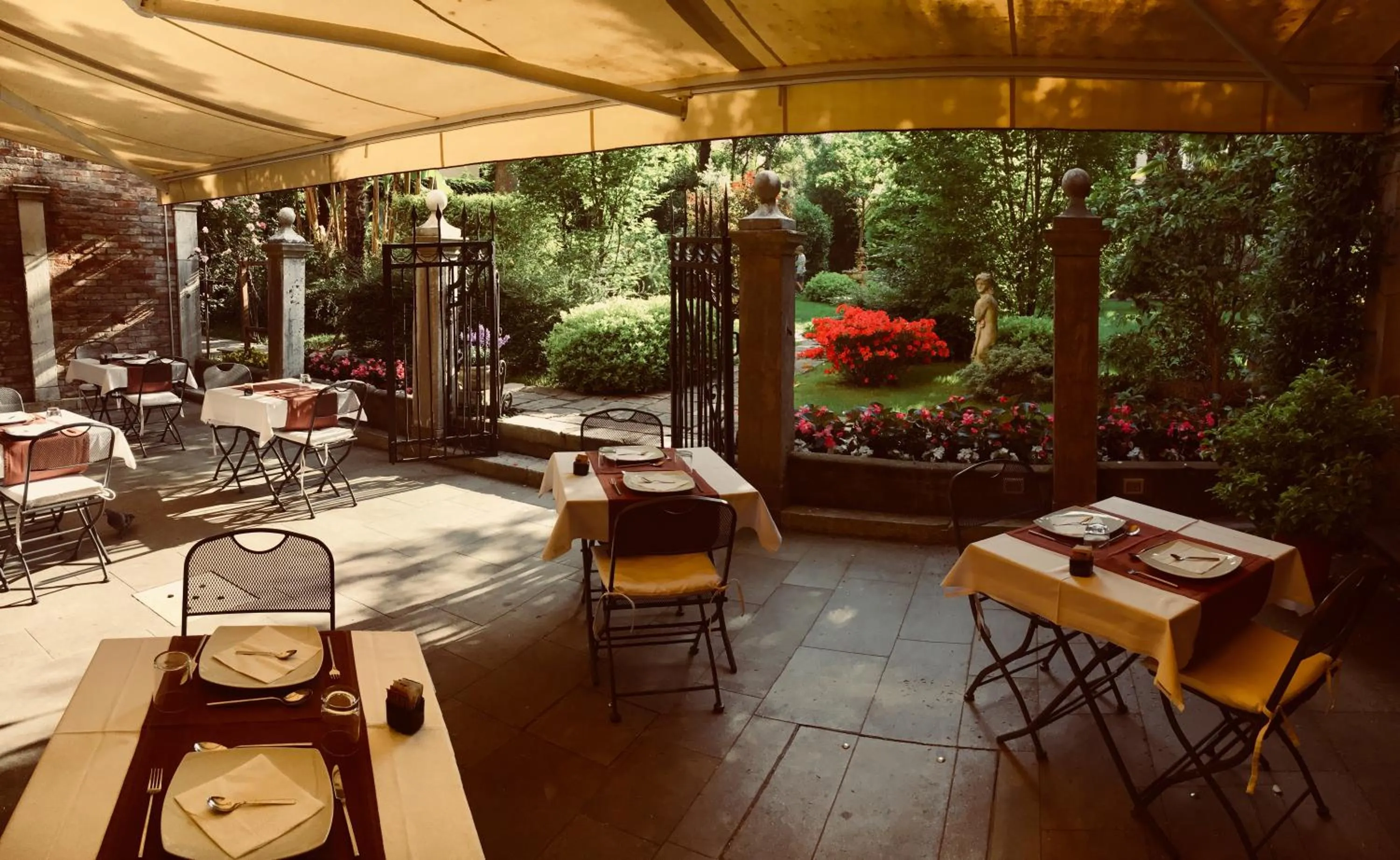 Restaurant/places to eat in Hotel Sant'Antonin