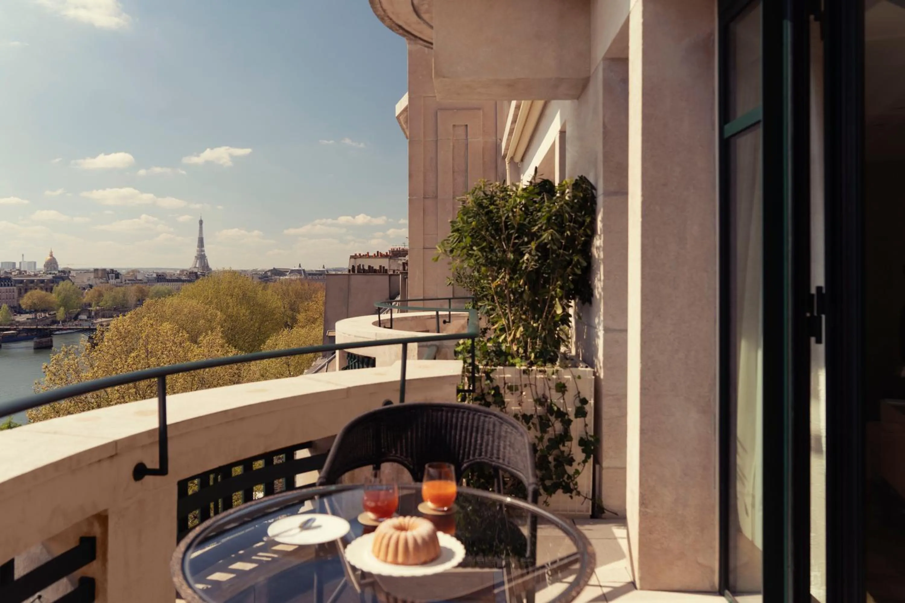 Balcony/Terrace in Cheval Blanc Paris & Dior Spa Cheval Blanc Paris
