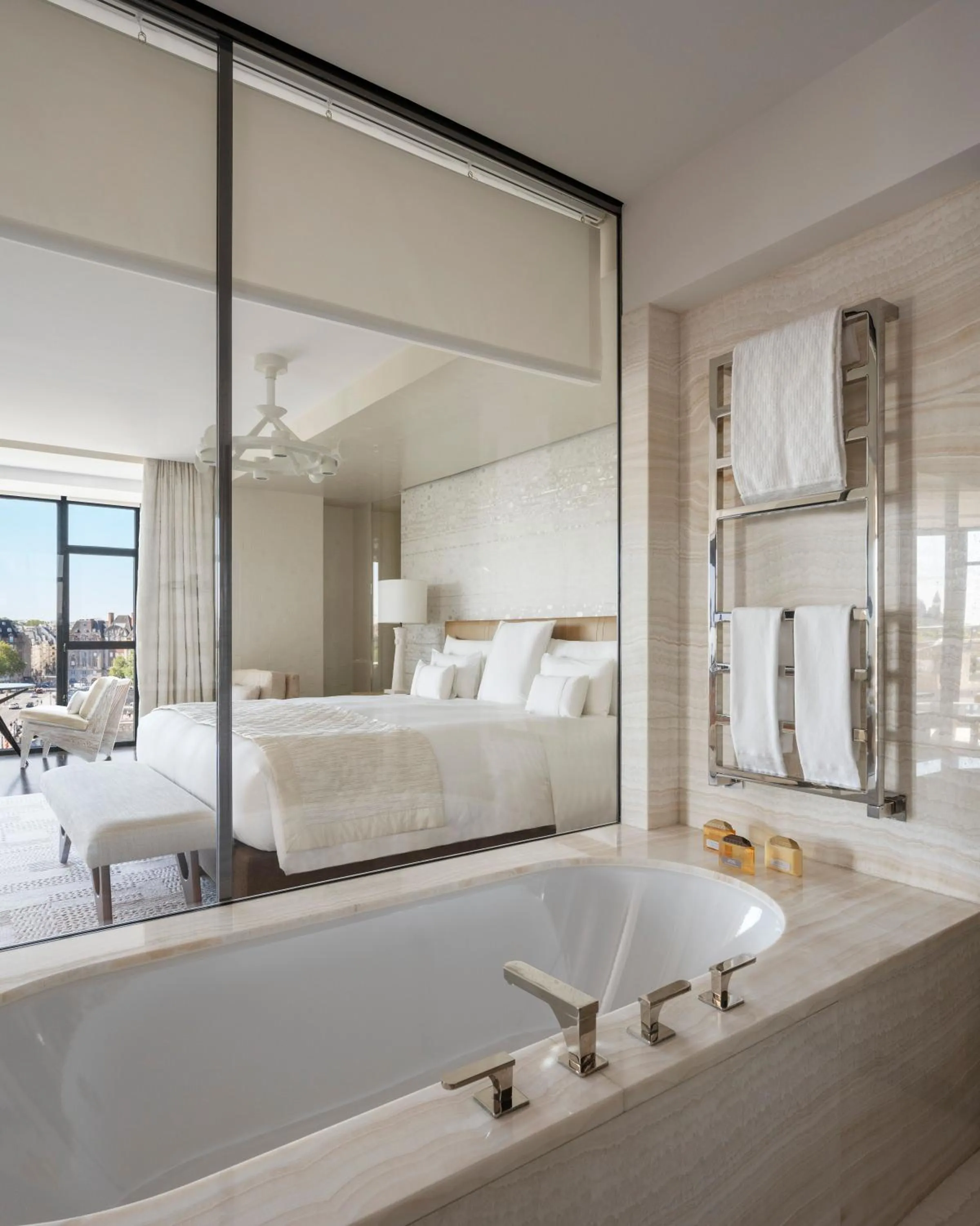 Bathroom, Bed in Cheval Blanc Paris & Dior Spa Cheval Blanc Paris
