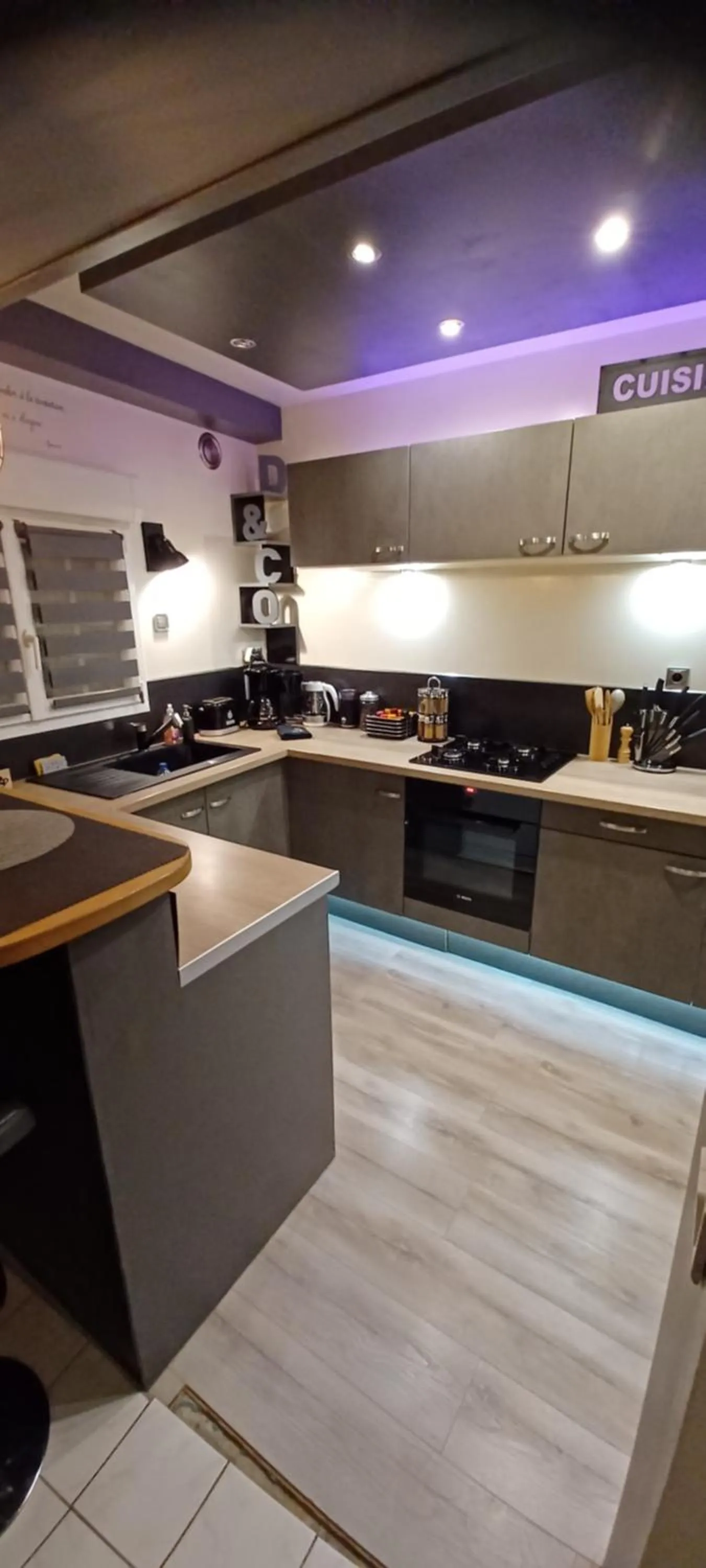 Kitchen or kitchenette in La maison d hôte d emmanuelle