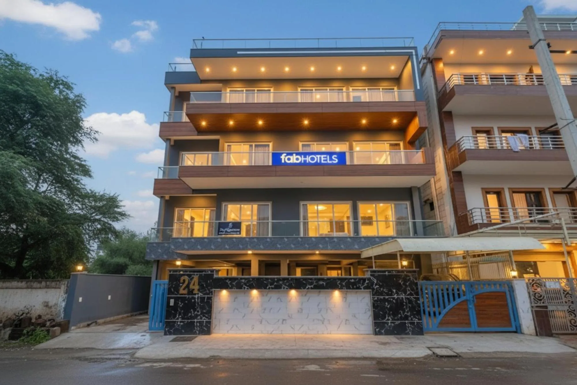 Property building in FabHotel Sky Rise Inn Near Medanta- The Medicity Hospital, Gurugram