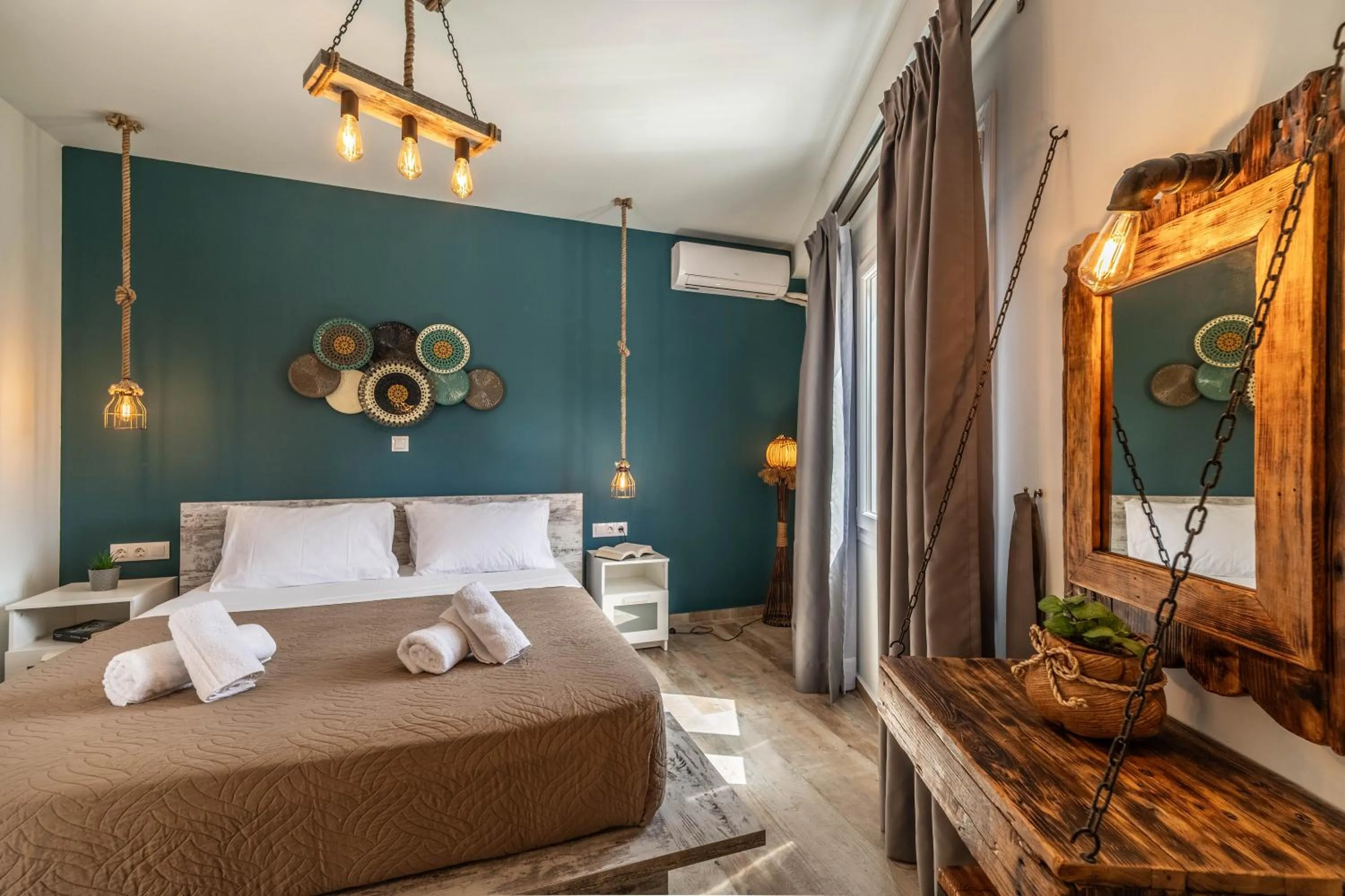 Bed in Semiso Beach Suites