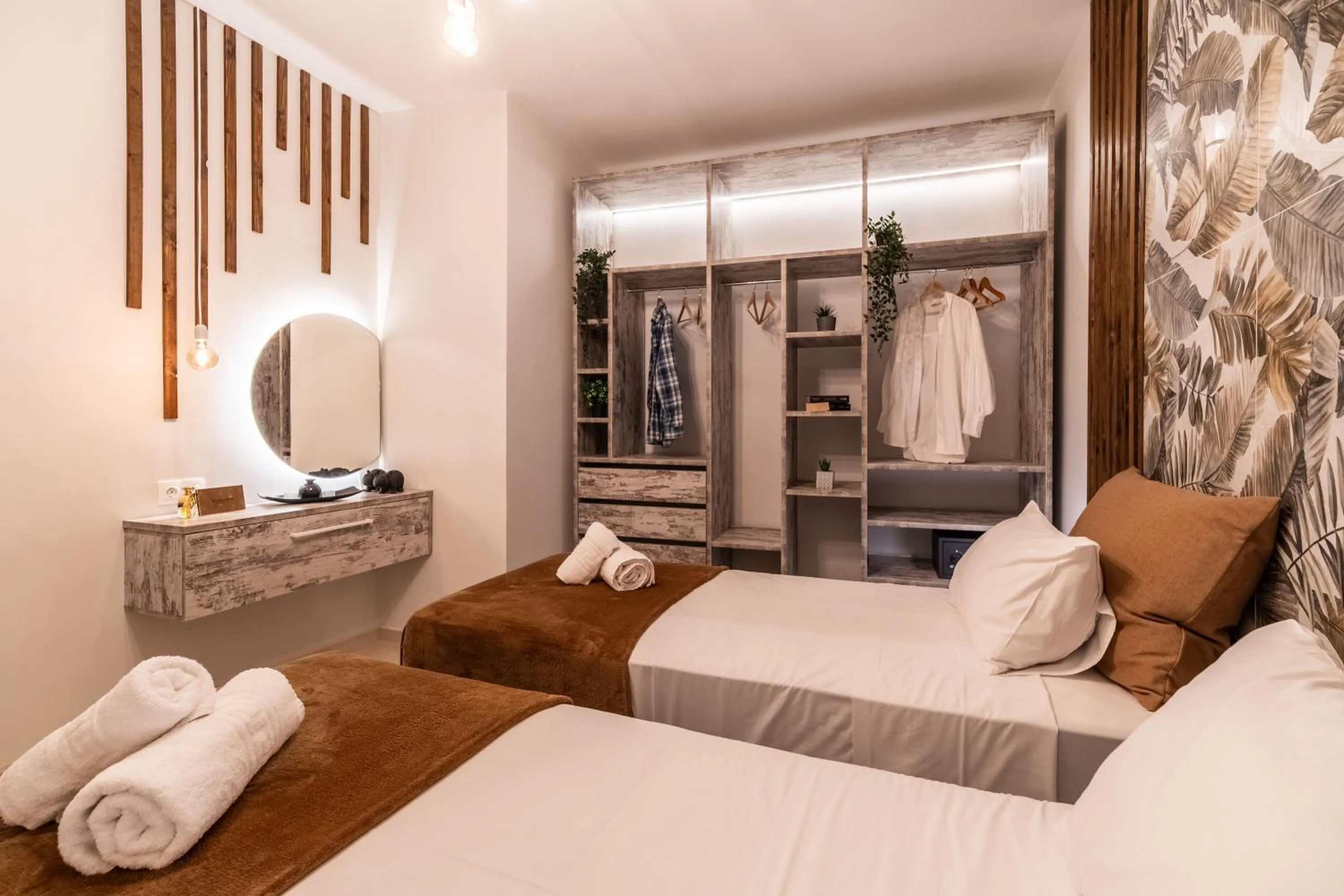 Bed in Semiso Beach Suites