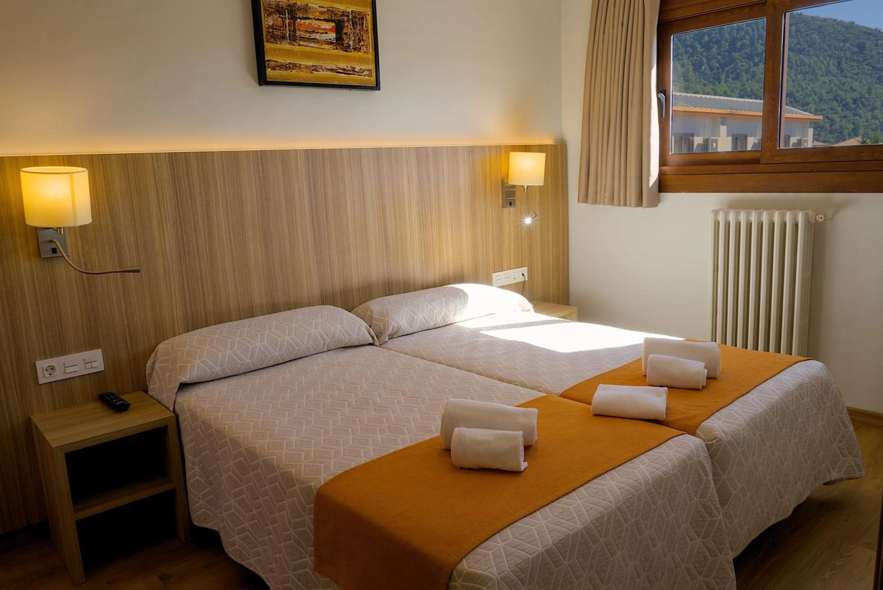 Bed in Hotel Boltaña Ordesa