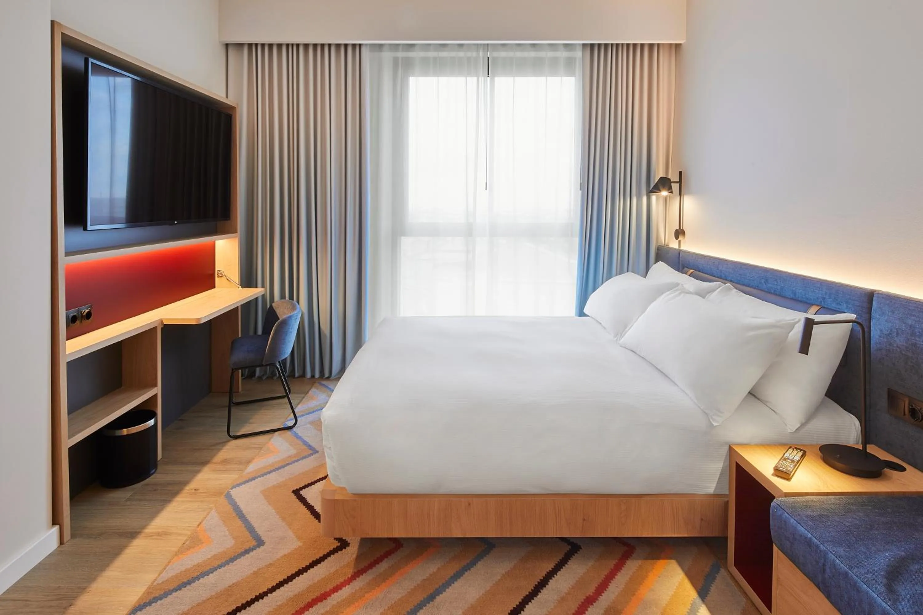 Photo of the whole room, Bed in Hampton By Hilton Barcelona Fira Gran Via