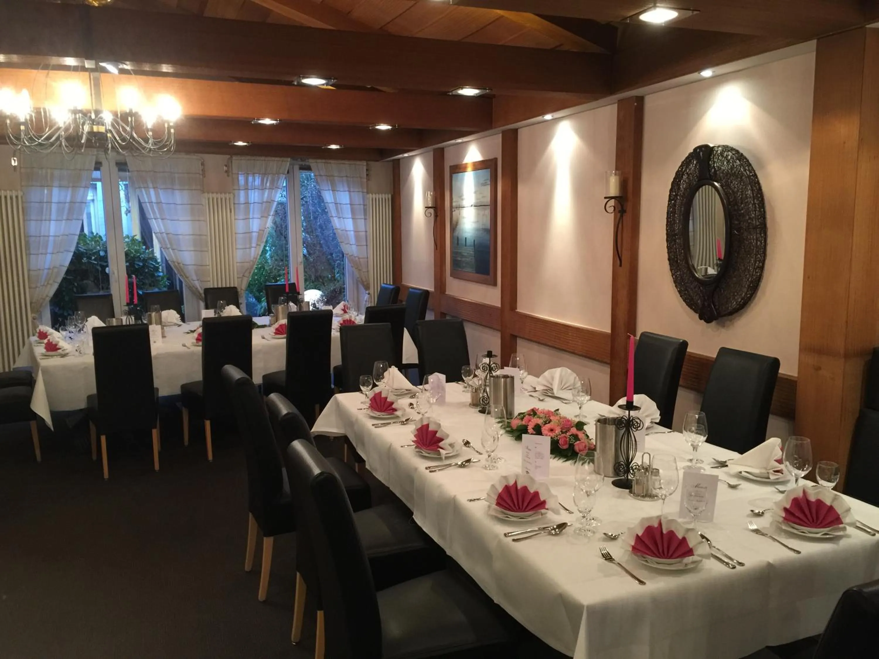 Banquet/Function facilities, Restaurant/Places to Eat in Frick's Hotel