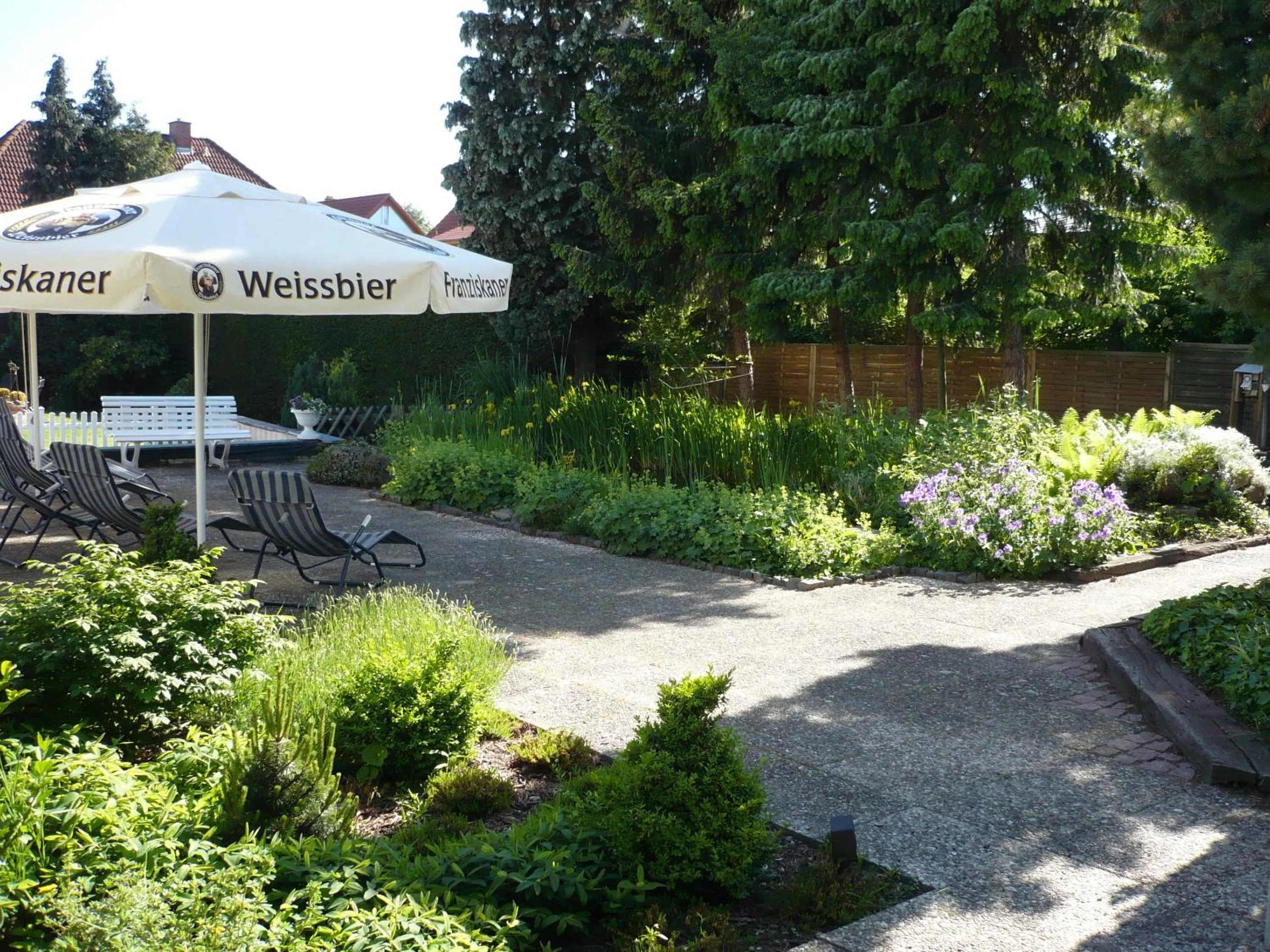 Garden in Frick's Hotel
