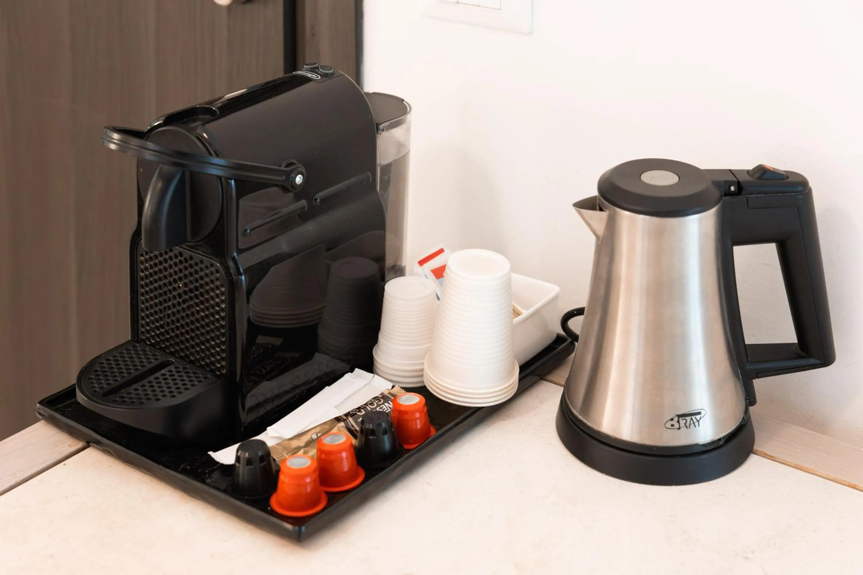Coffee/tea facilities in Grand Central Room